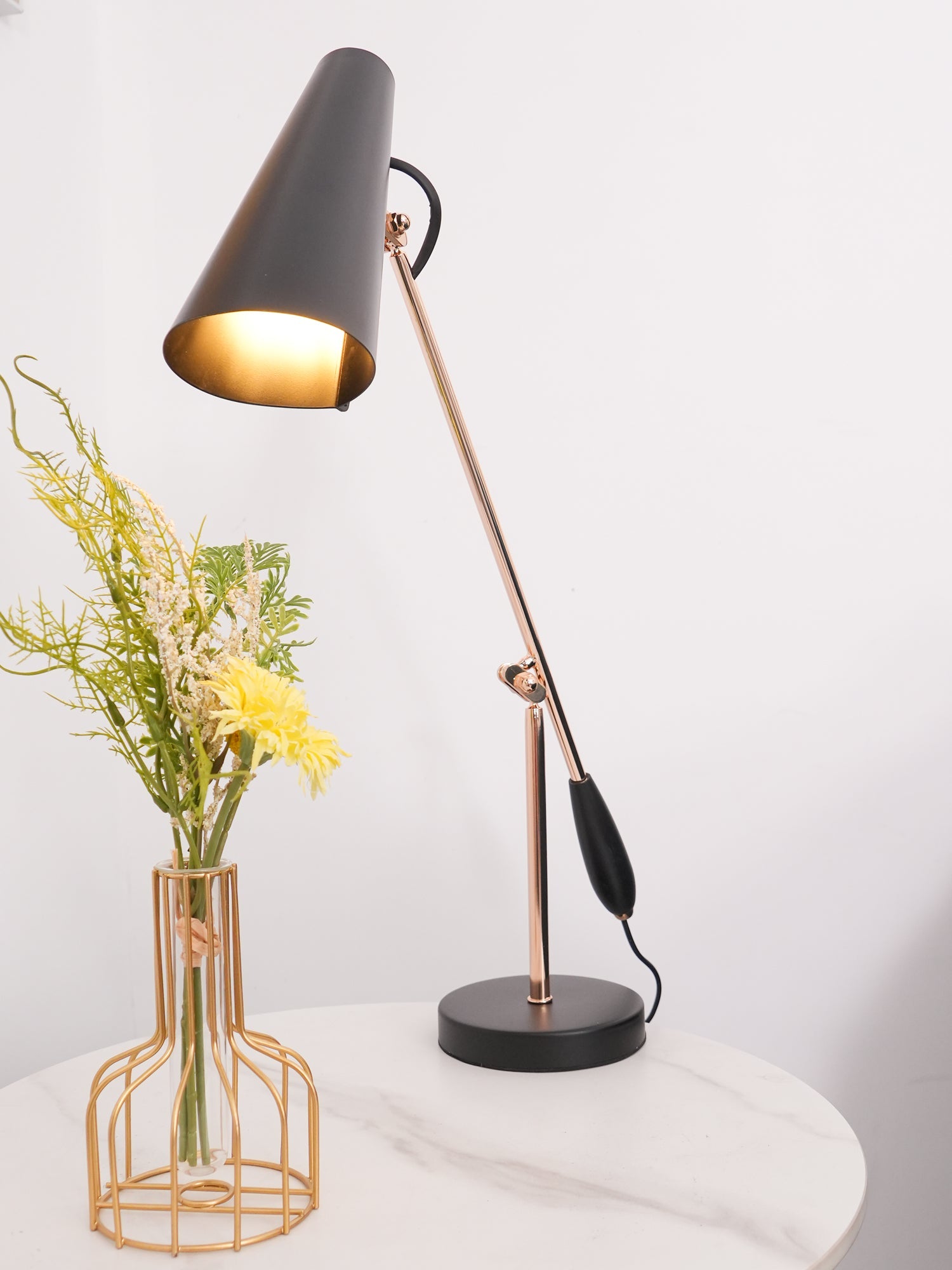 Birdy Table Lamp - Blowlighting
