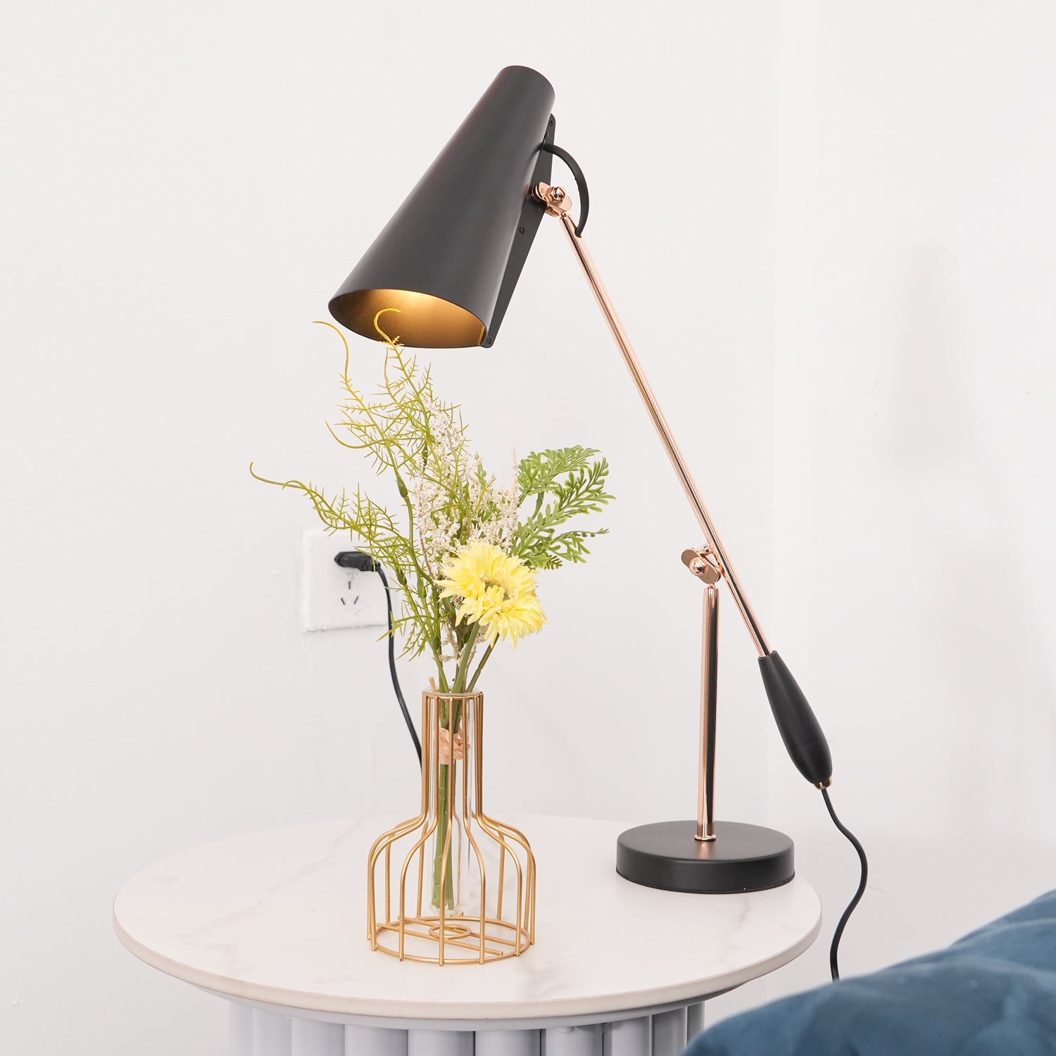 Birdy Table Lamp - Blowlighting
