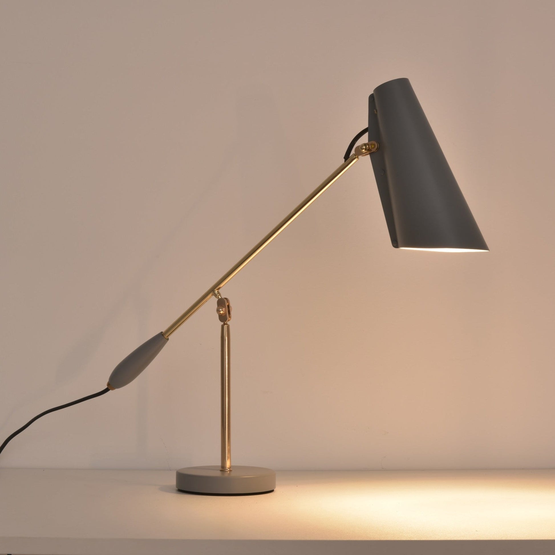Birdy Table Lamp - Blowlighting