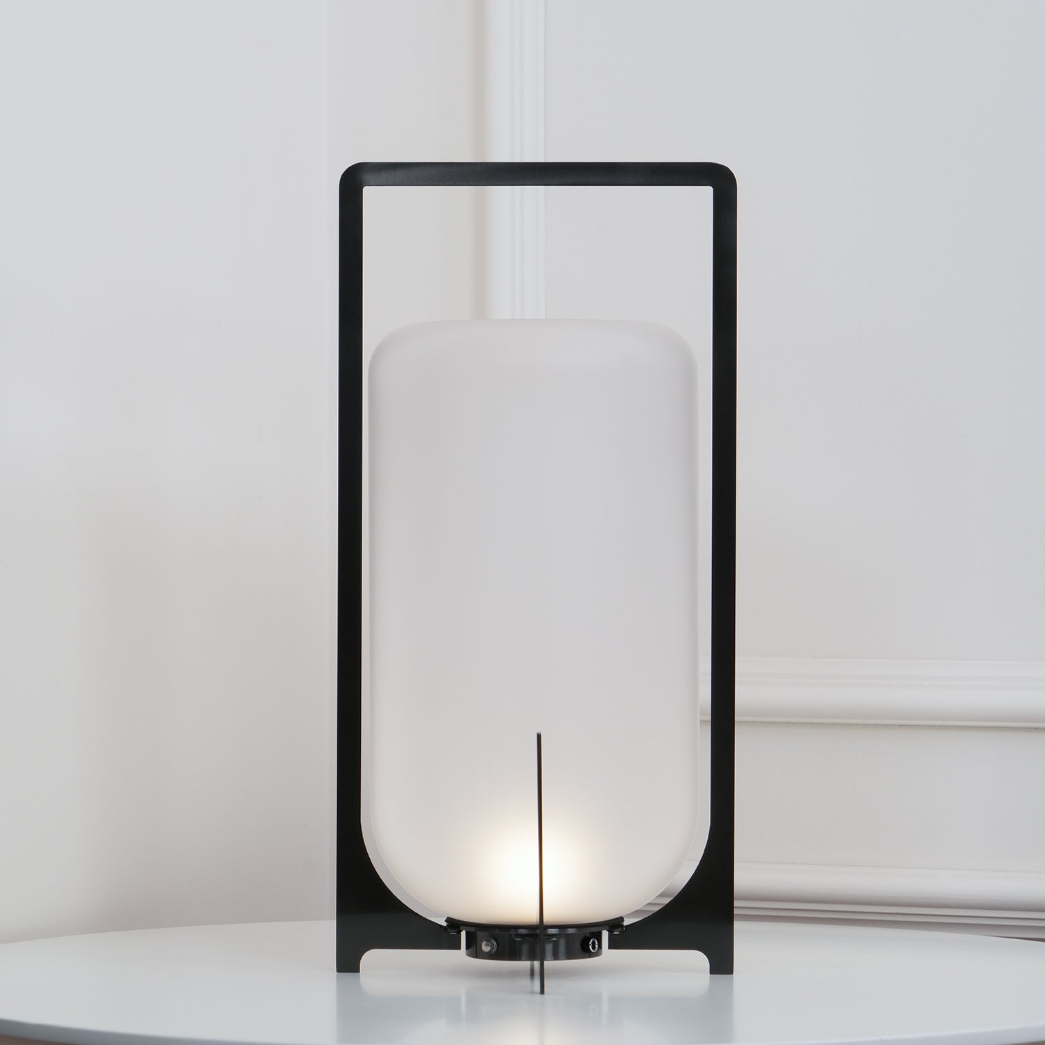 Black Twilight Lantern Table Lamp - Blowlighting
