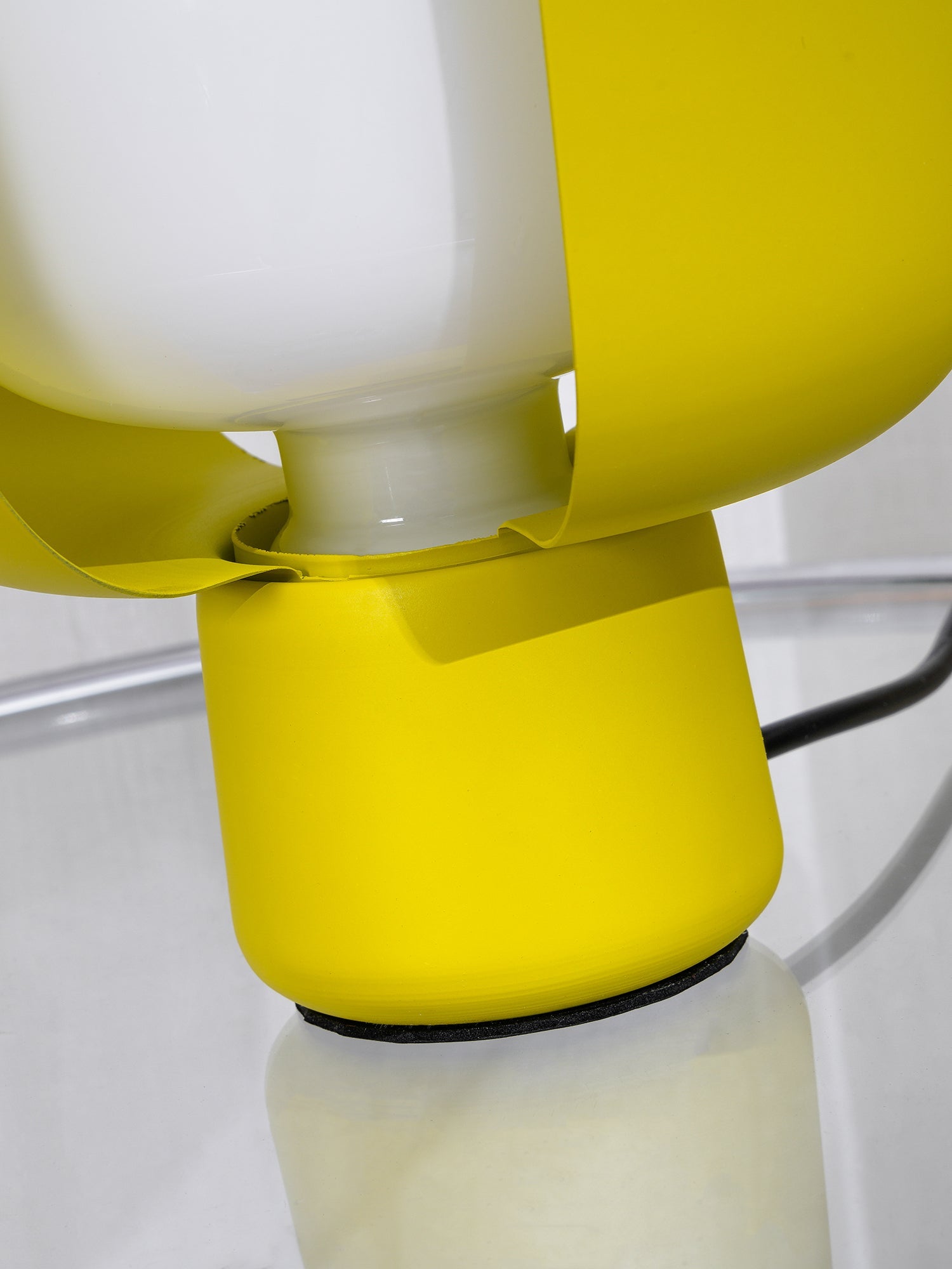Petals Glass Table Lamp - Blowlighting