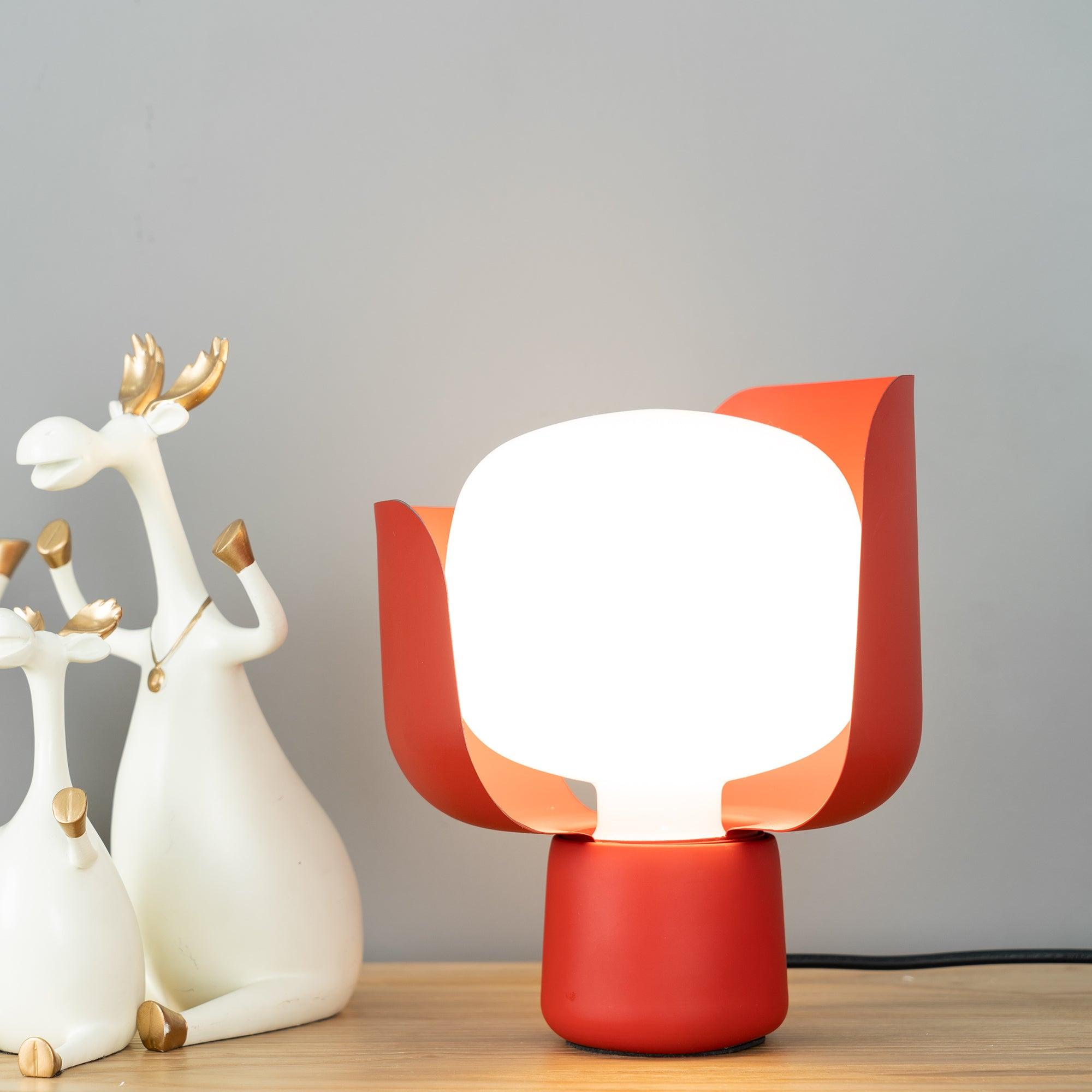Petals Glass Table Lamp - Blowlighting