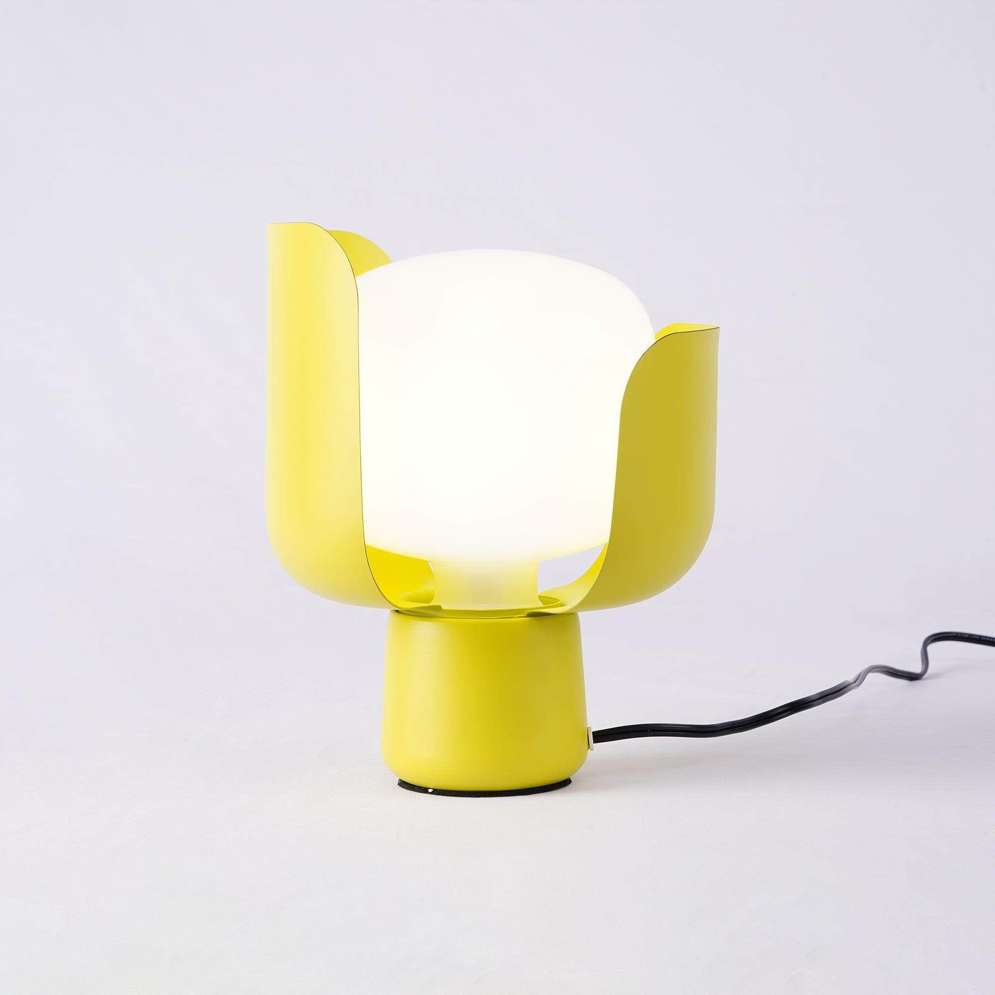 Petals Glass Table Lamp - Blowlighting
