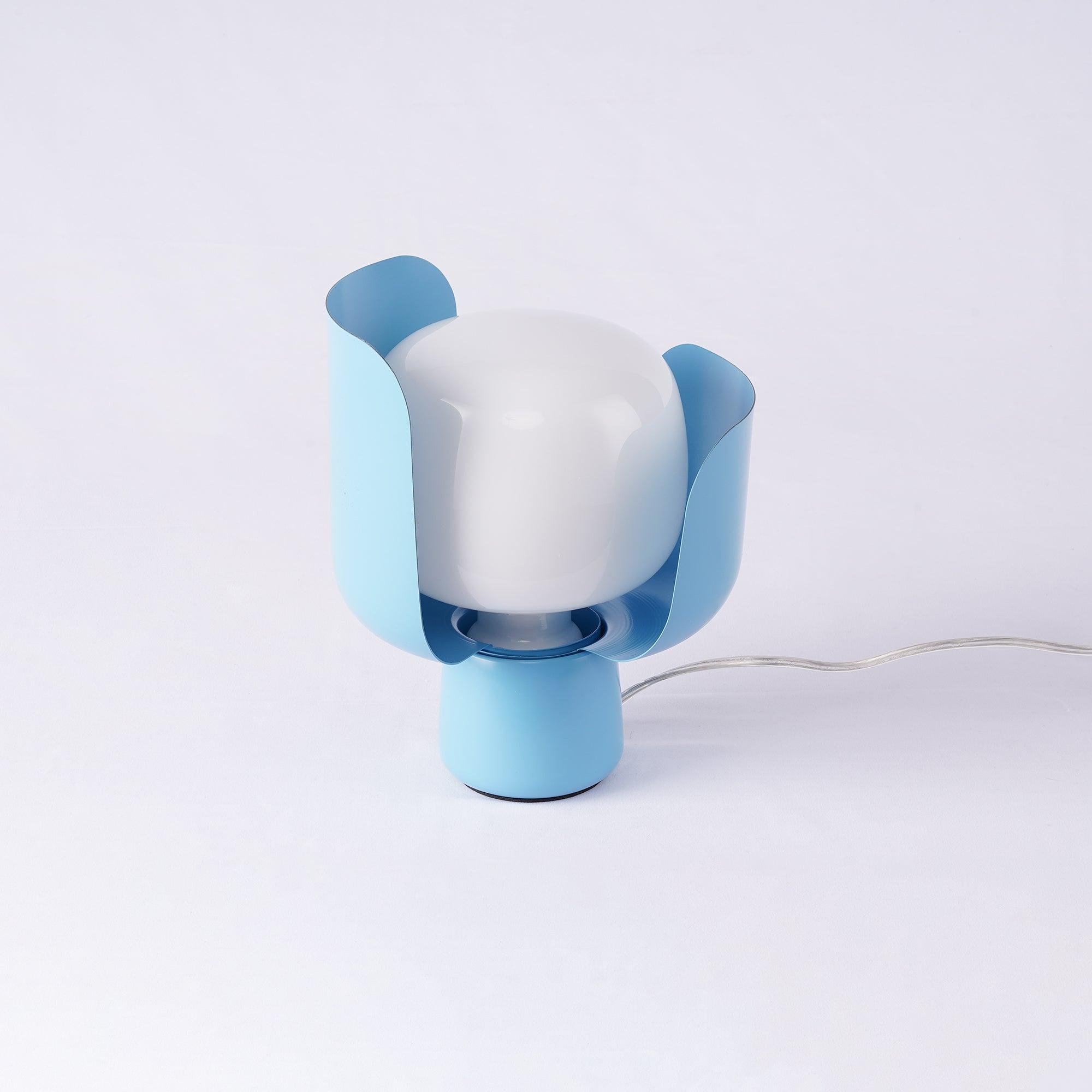 Petals Glass Table Lamp - Blowlighting