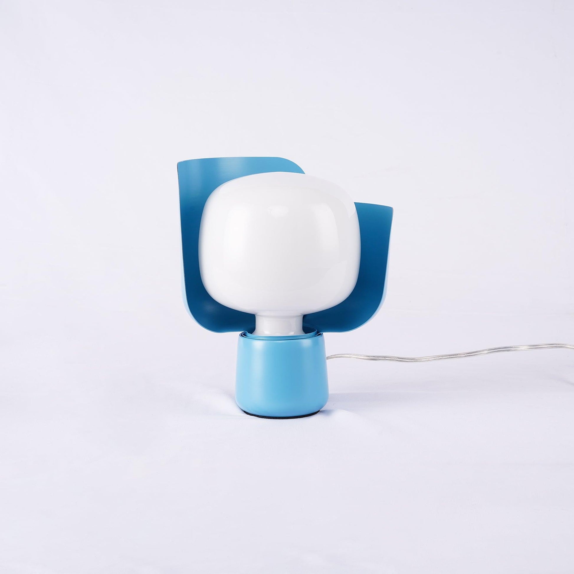 Petals Glass Table Lamp - Blowlighting