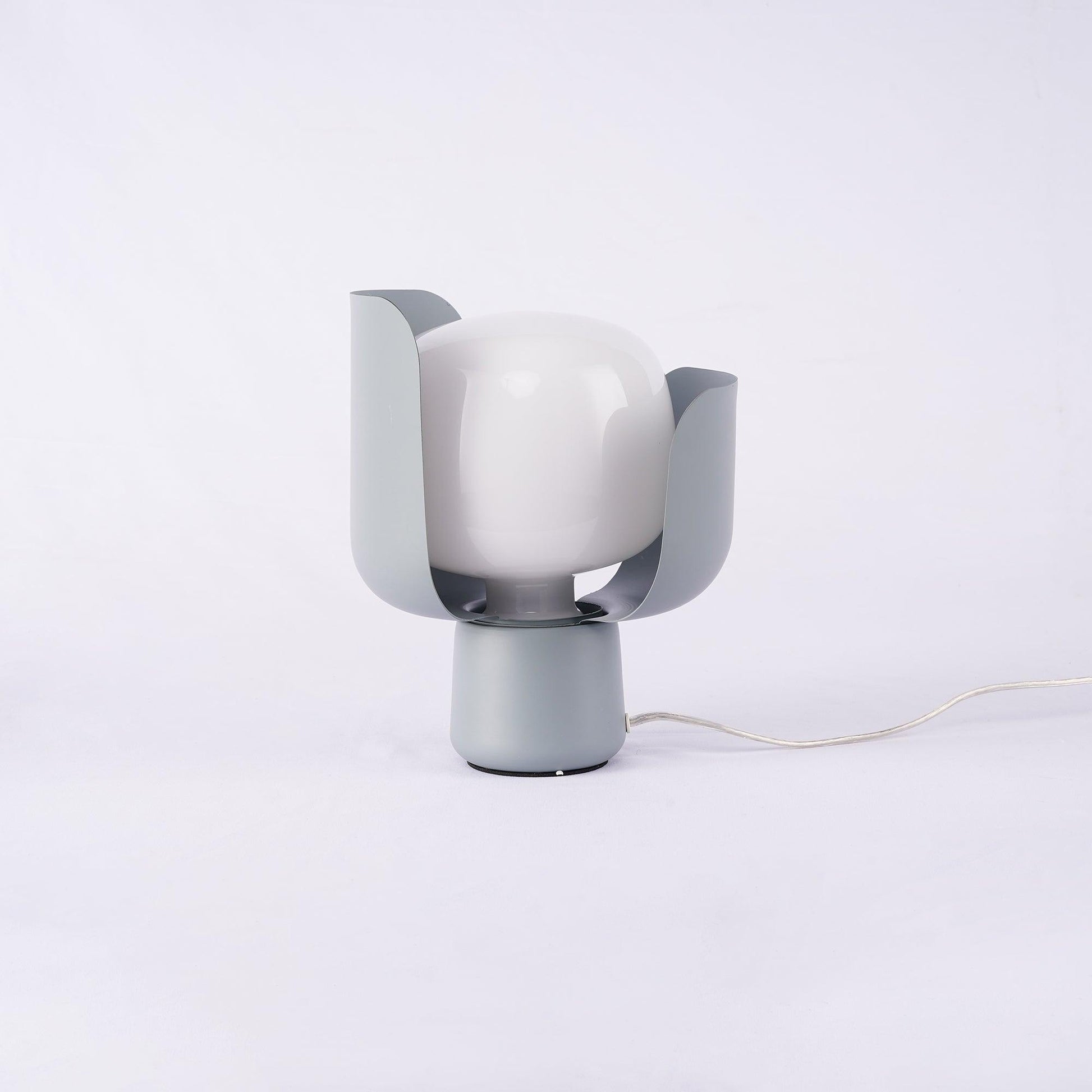 Petals Glass Table Lamp - Blowlighting