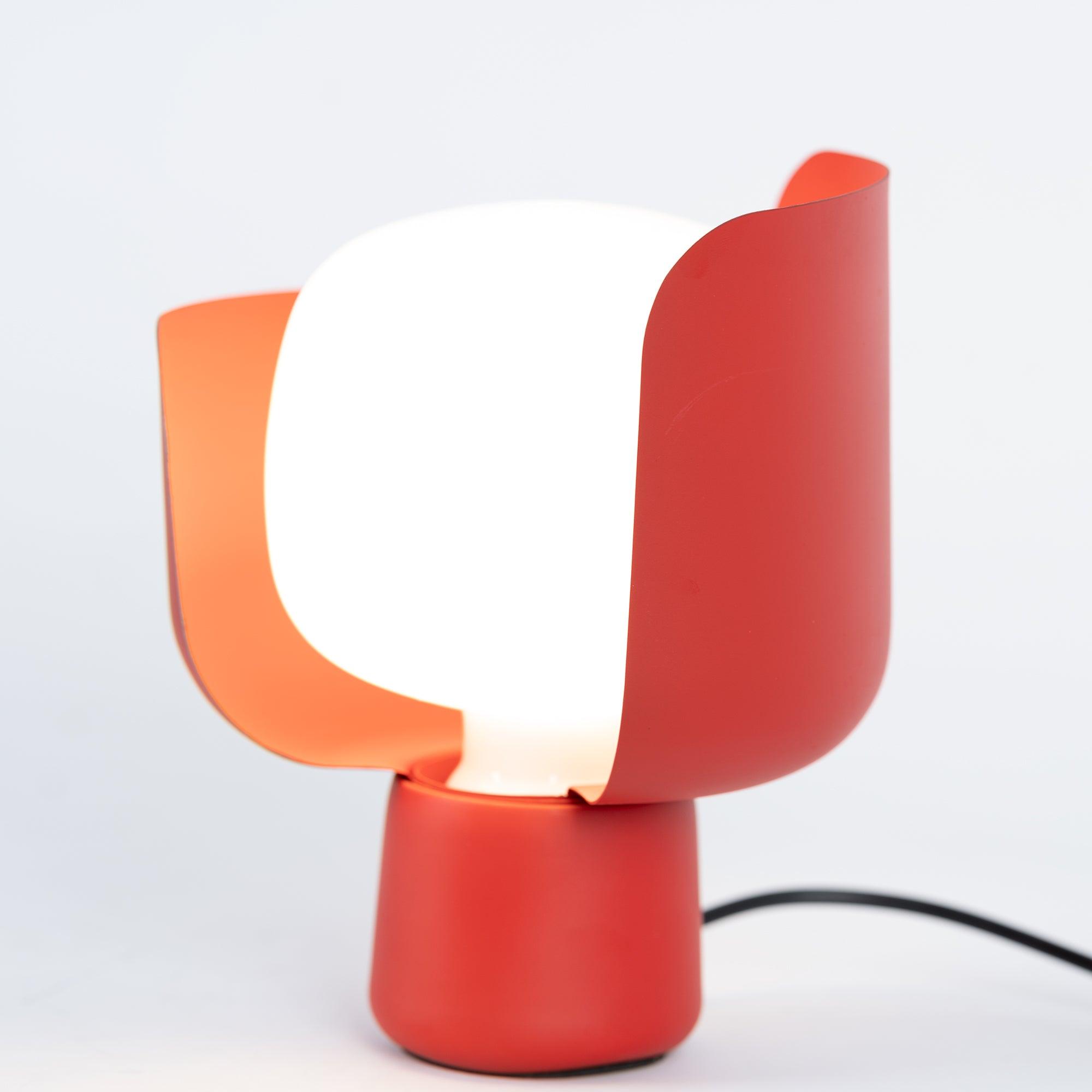 Petals Glass Table Lamp - Blowlighting