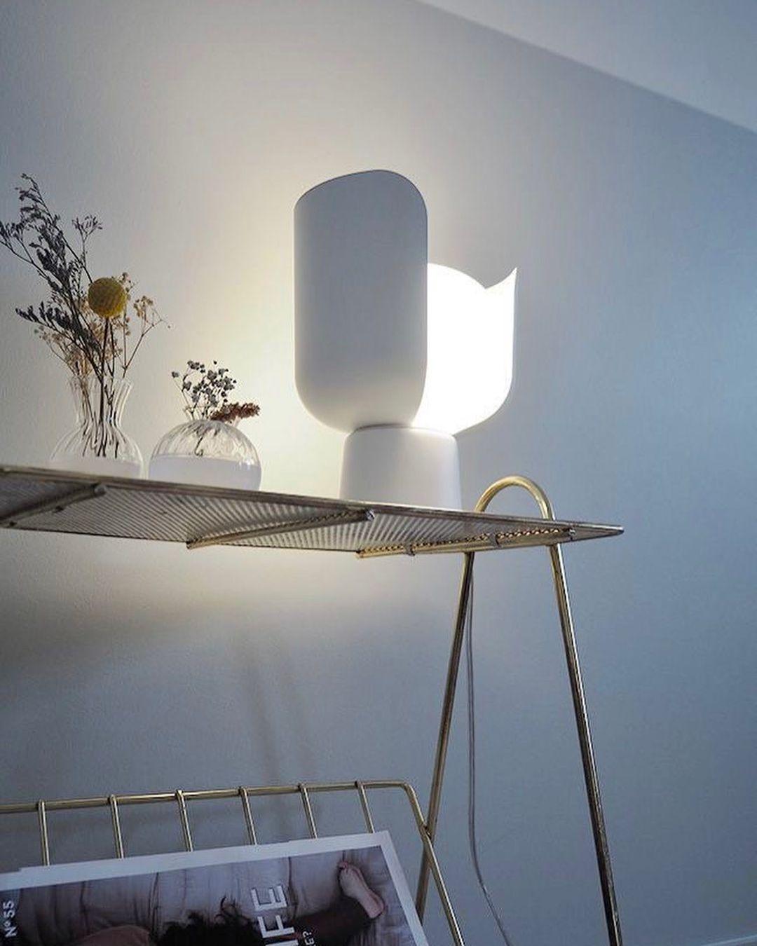 Petals Glass Table Lamp - Blowlighting
