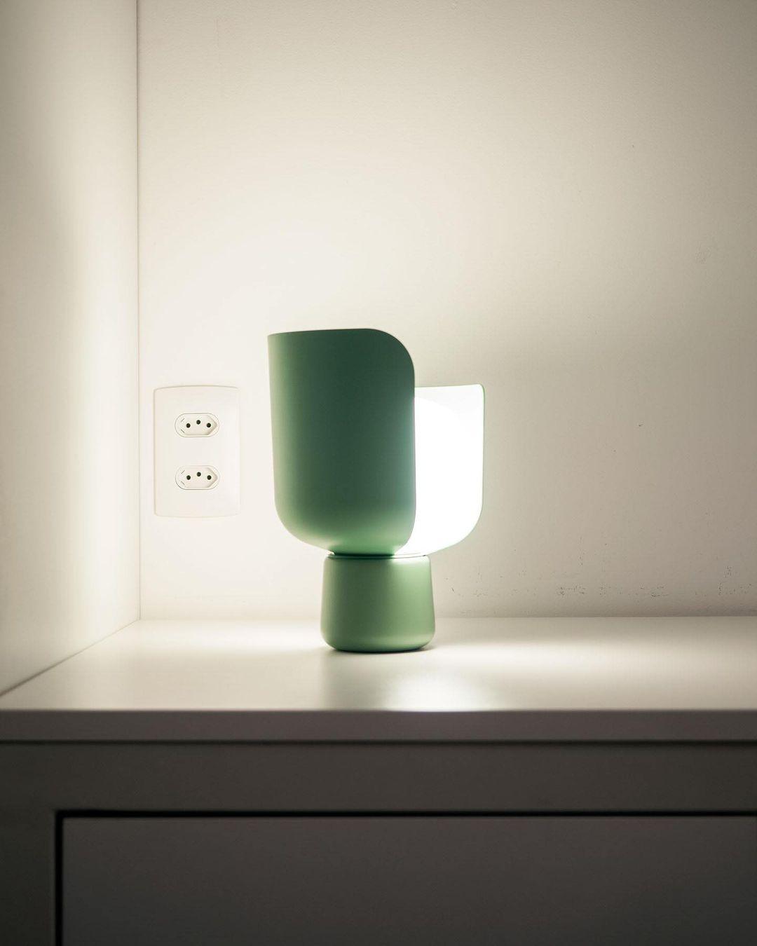 Petals Glass Table Lamp - Blowlighting