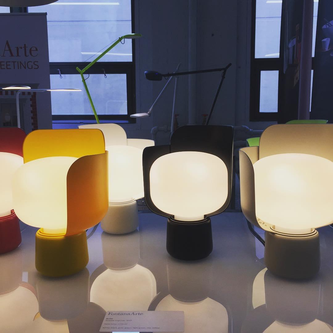 Petals Glass Table Lamp - Blowlighting