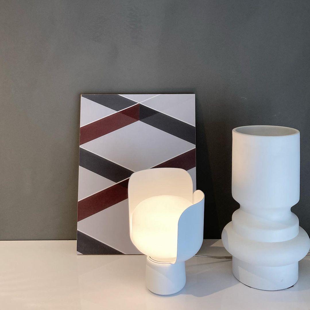 Petals Glass Table Lamp - Blowlighting