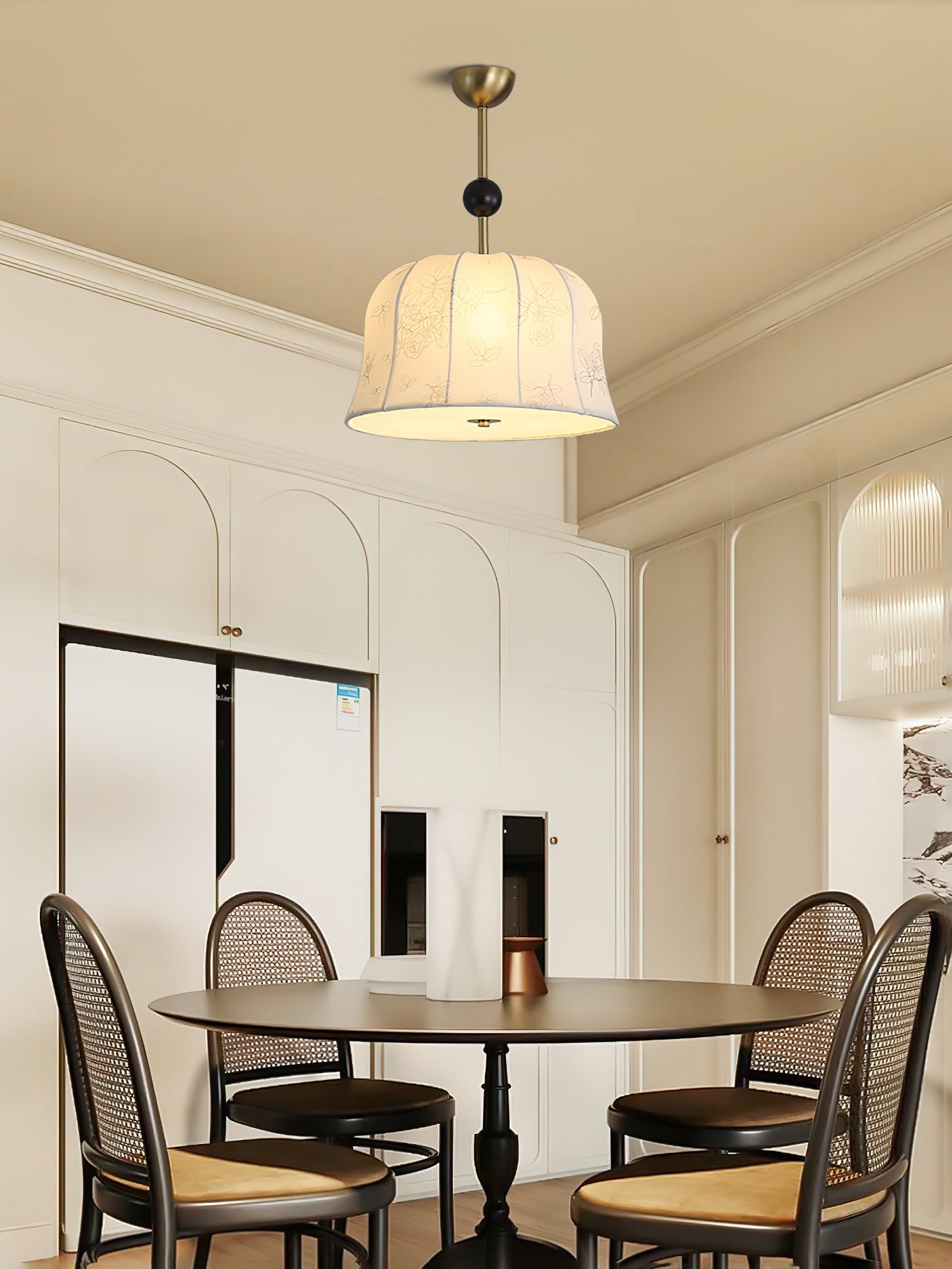 Blossom Curve Pendant Lamp - Blowlighting