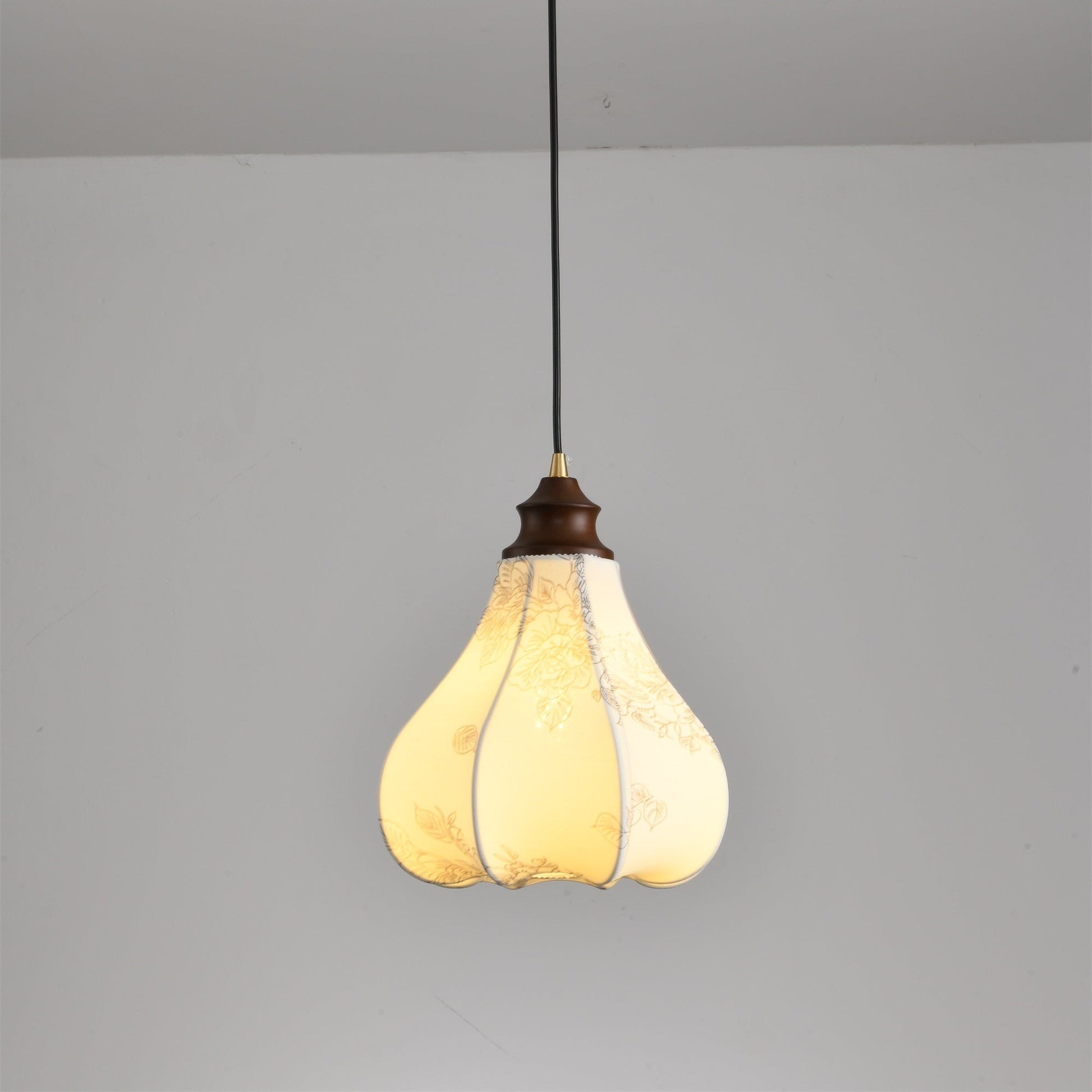 Stella Vintage Metal Pendant Lamp - Blowlighting