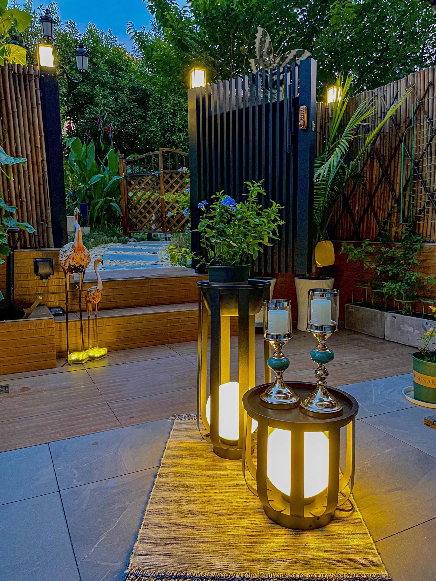 Bols Garden Solar Outdoor Lamp - Blowlighting