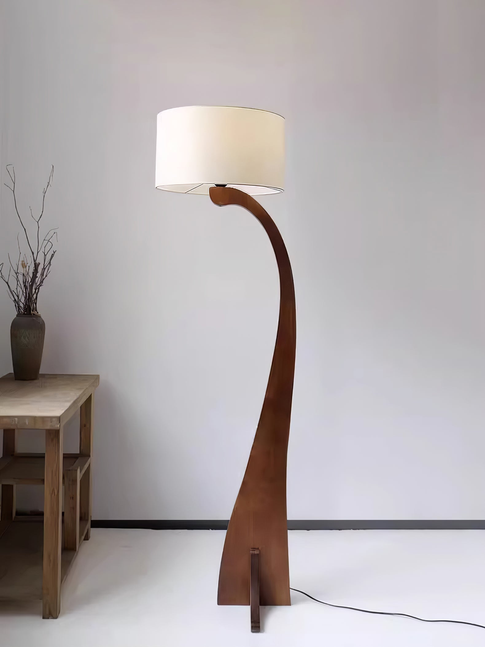 Bow Curve Floor Lamp - Blowlighting