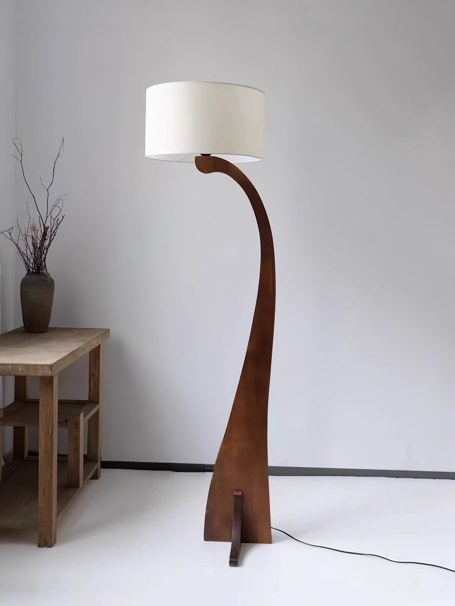 Bow Curve Floor Lamp - Blowlighting