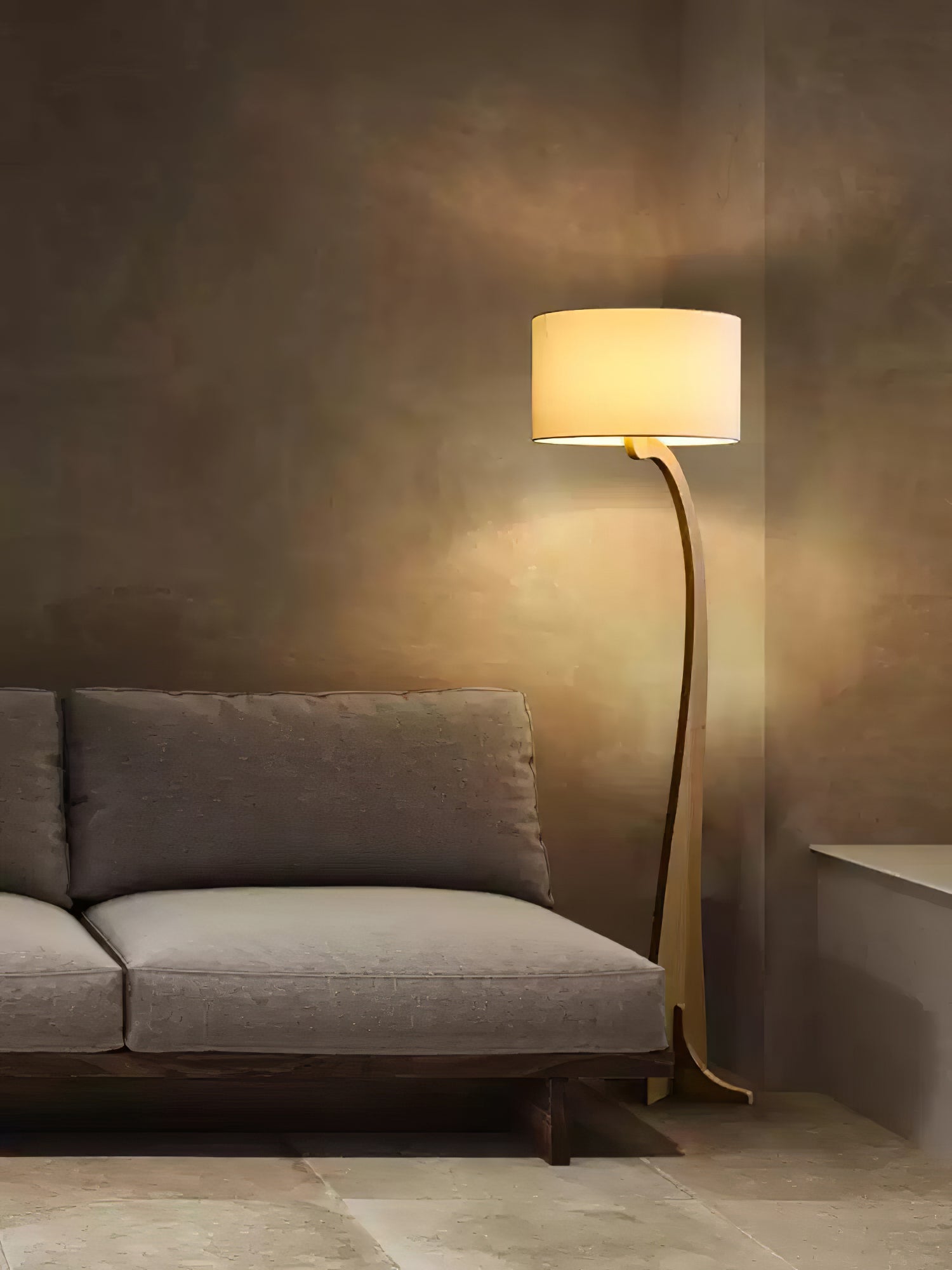 Bow Curve Floor Lamp - Blowlighting