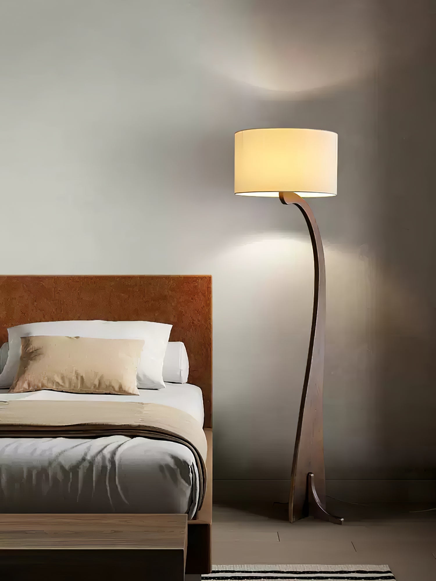 Bow Curve Floor Lamp - Blowlighting