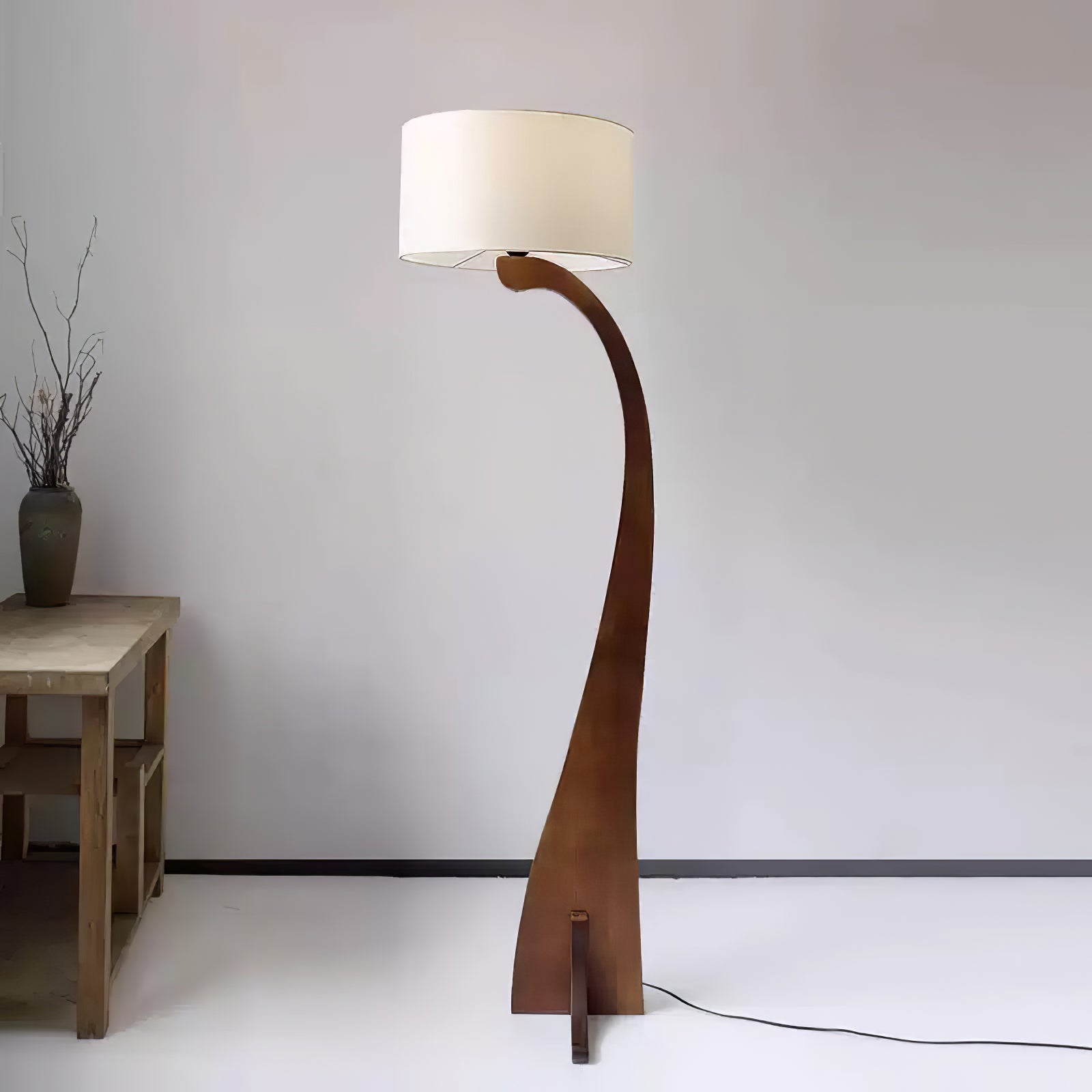 Bow Curve Floor Lamp - Blowlighting