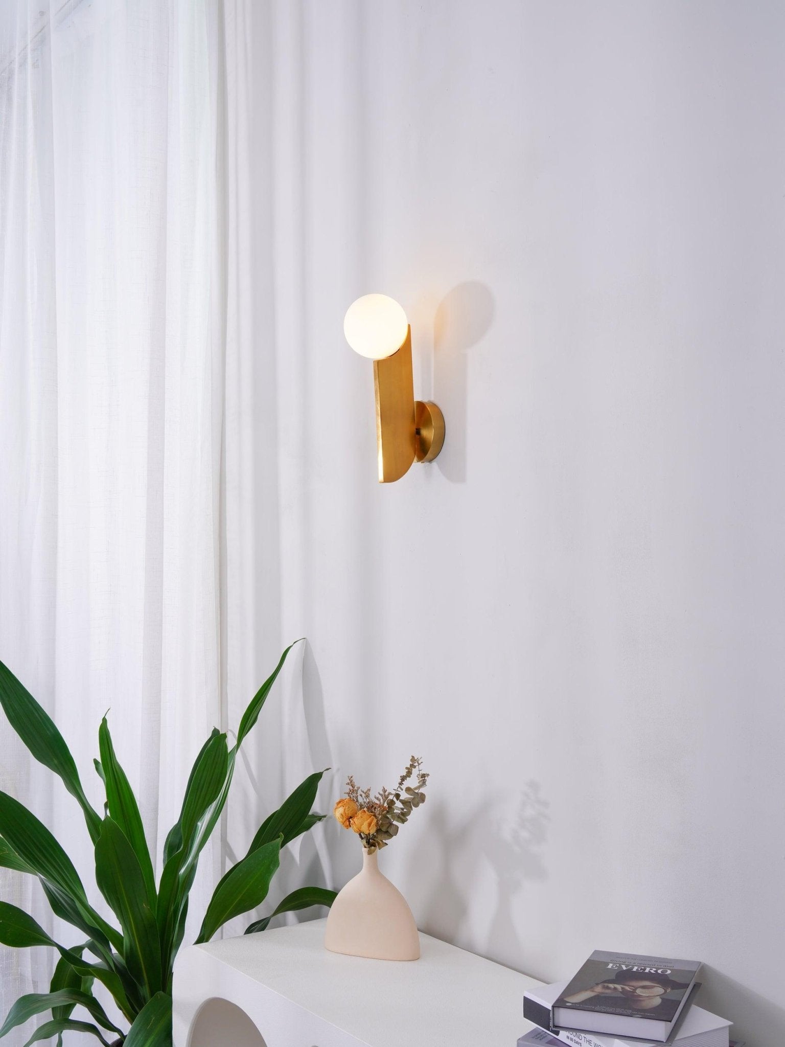 Bower Sconce - Blowlighting