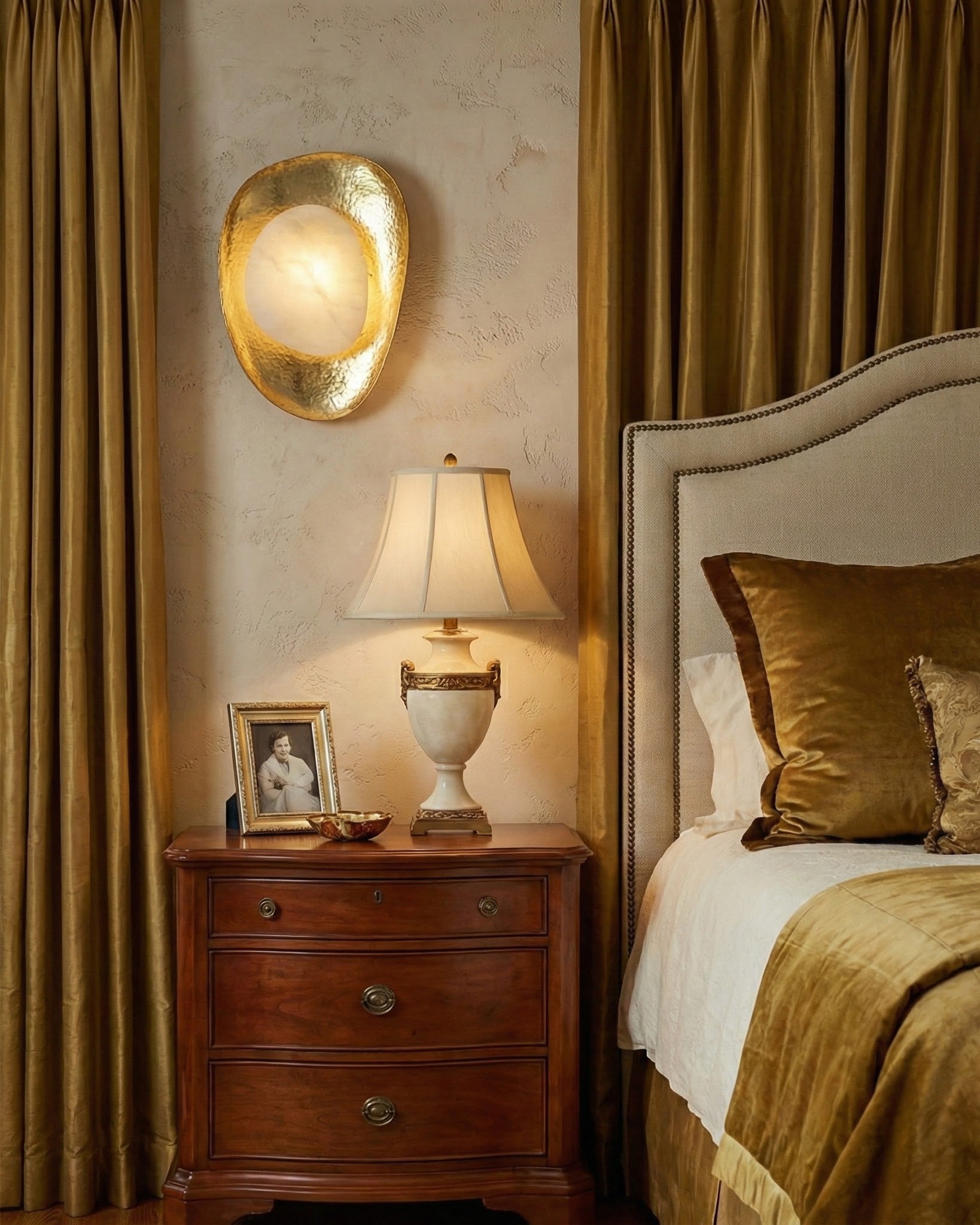 Brace Art Deco Alabaster Wall Light