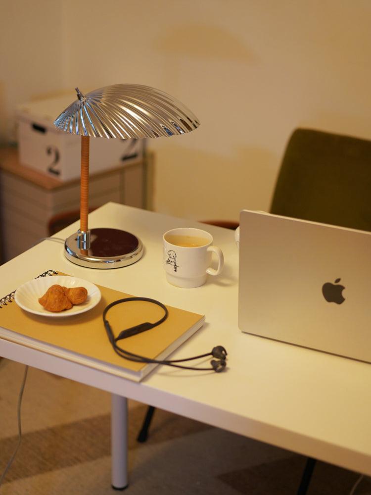 Brass Shell Table Lamp - Blowlighting