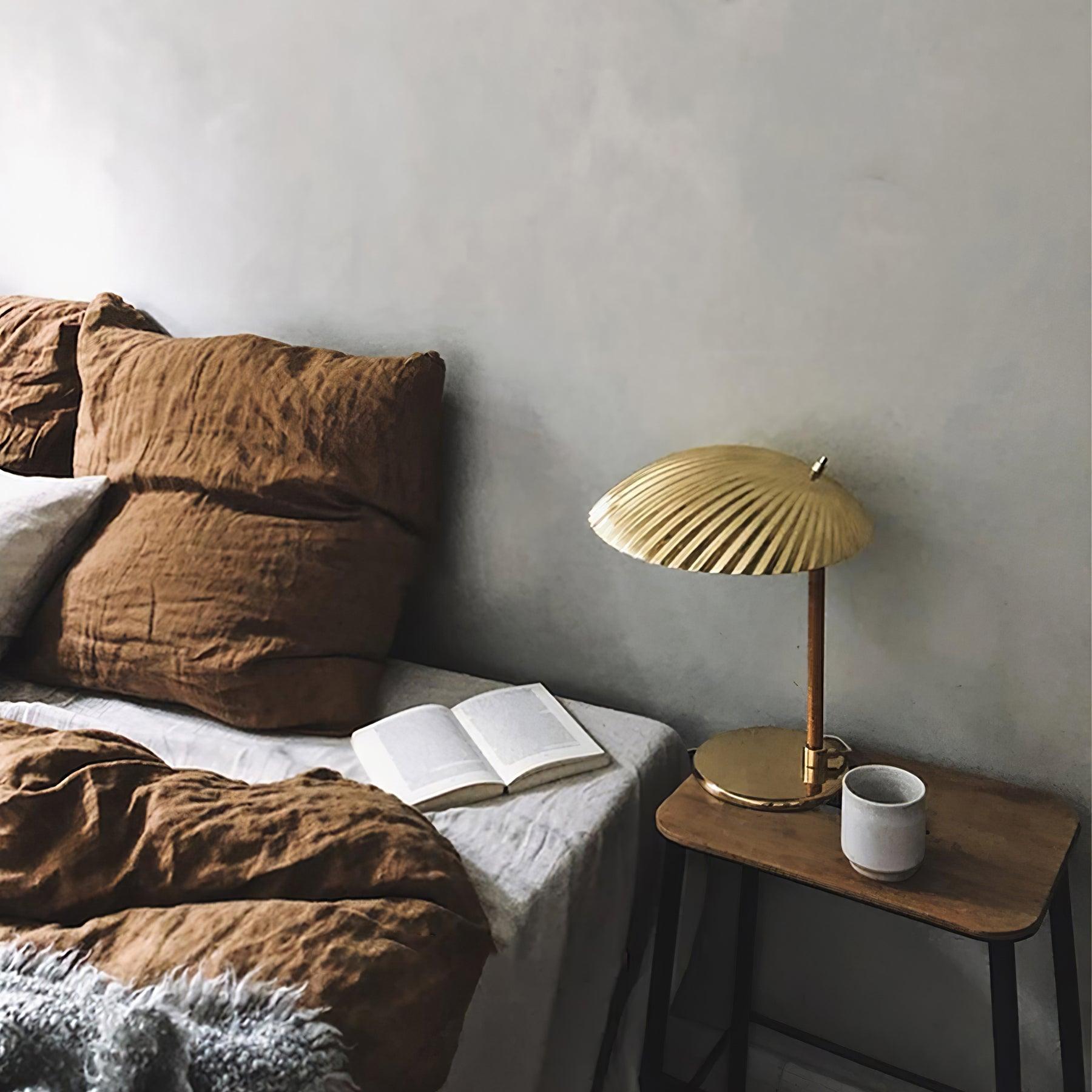 Brass Shell Table Lamp - Blowlighting