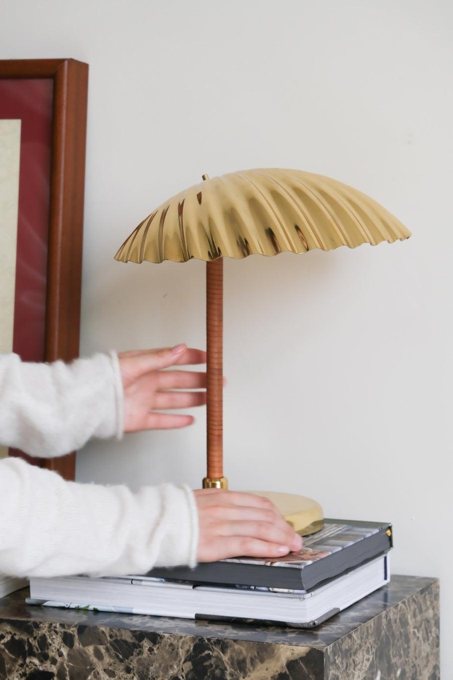 Brass Shell Table Lamp - Blowlighting