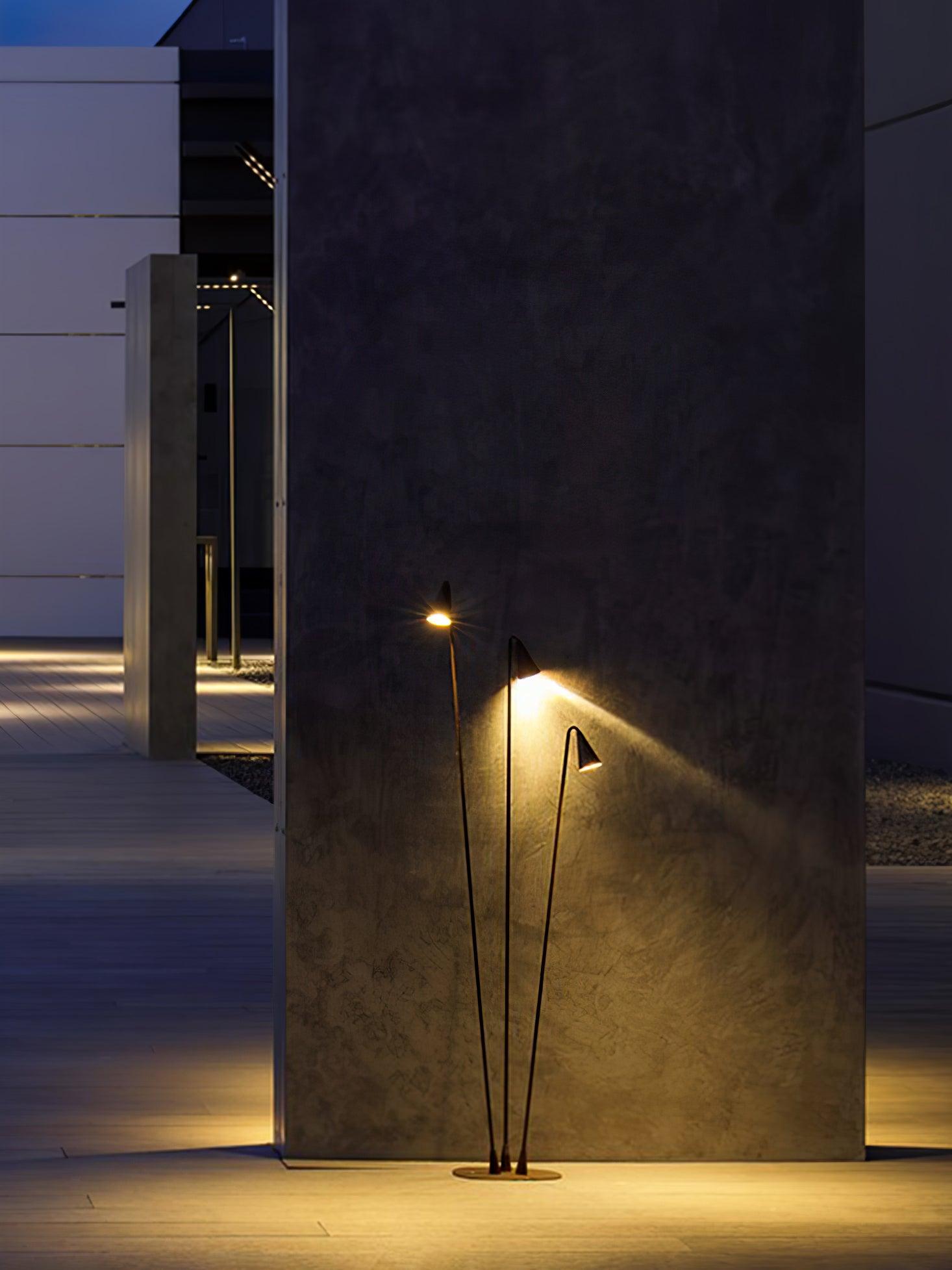 Bellflower Outdoor Floor Lamp - Blowlighting