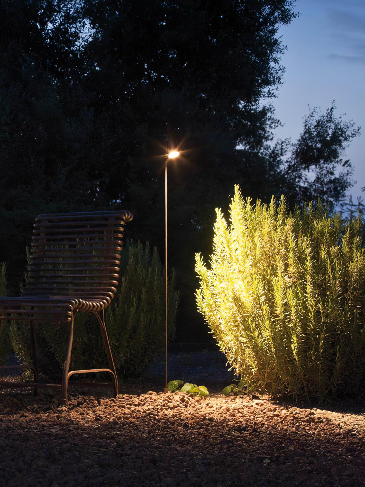 Bellflower Outdoor Floor Lamp - Blowlighting