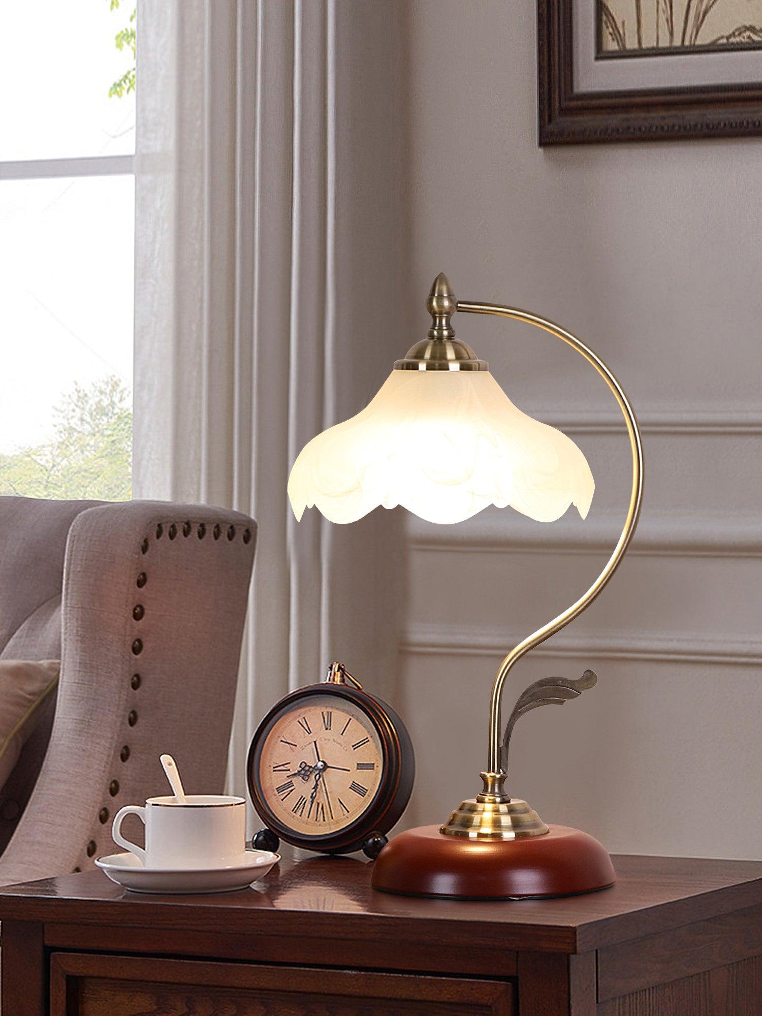 Retro Flower Table Lamp - Blowlighting