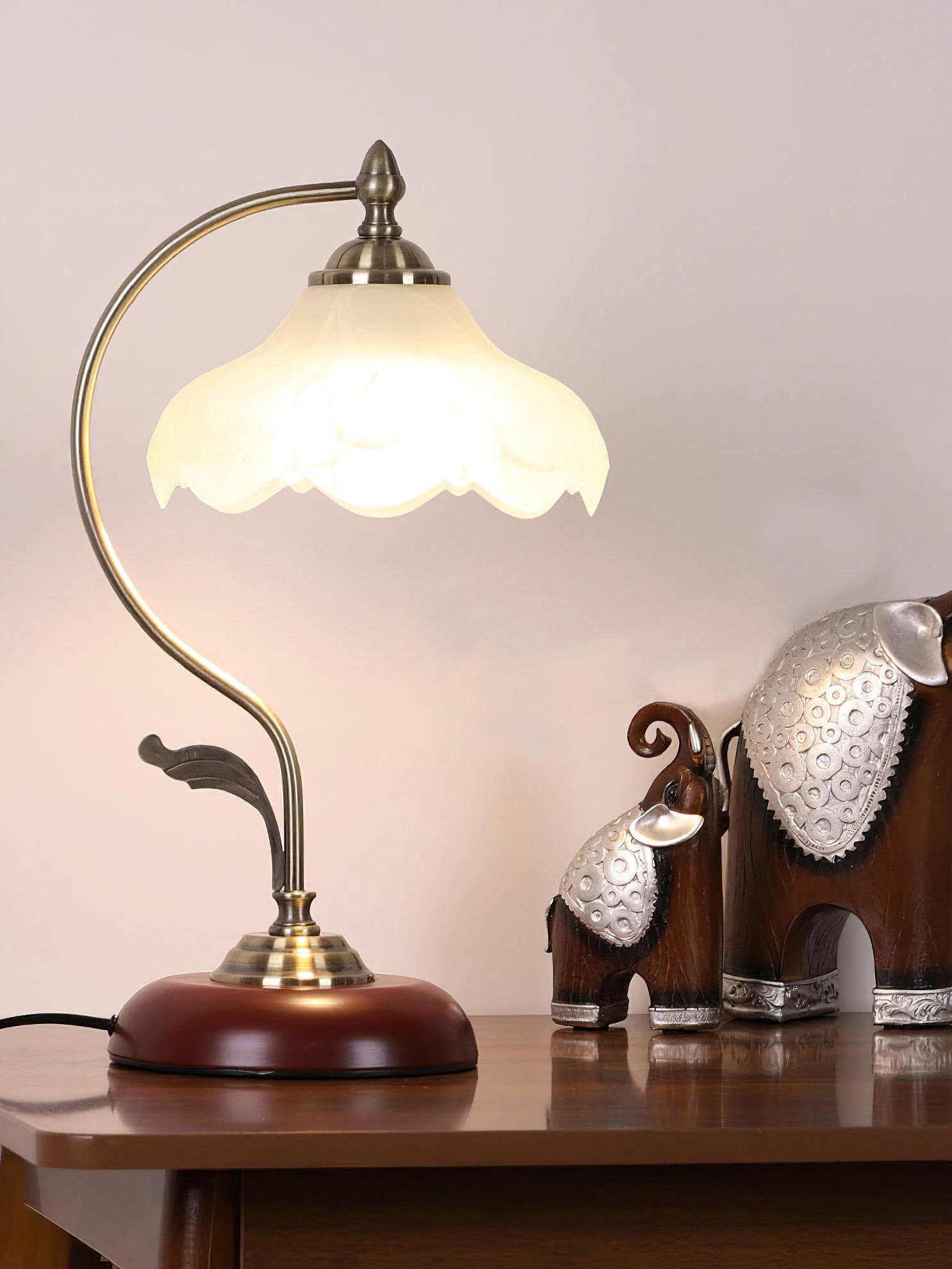 Retro Flower Table Lamp - Blowlighting