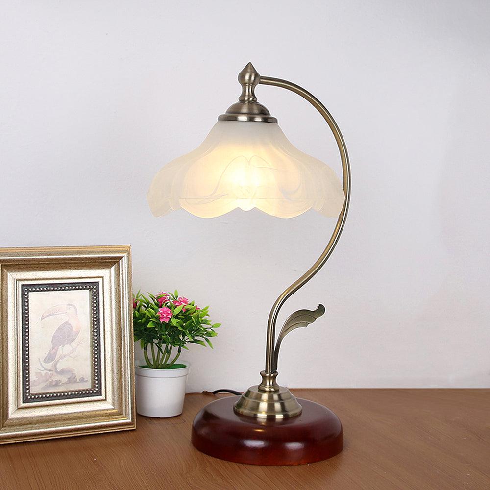 Retro Flower Table Lamp - Blowlighting