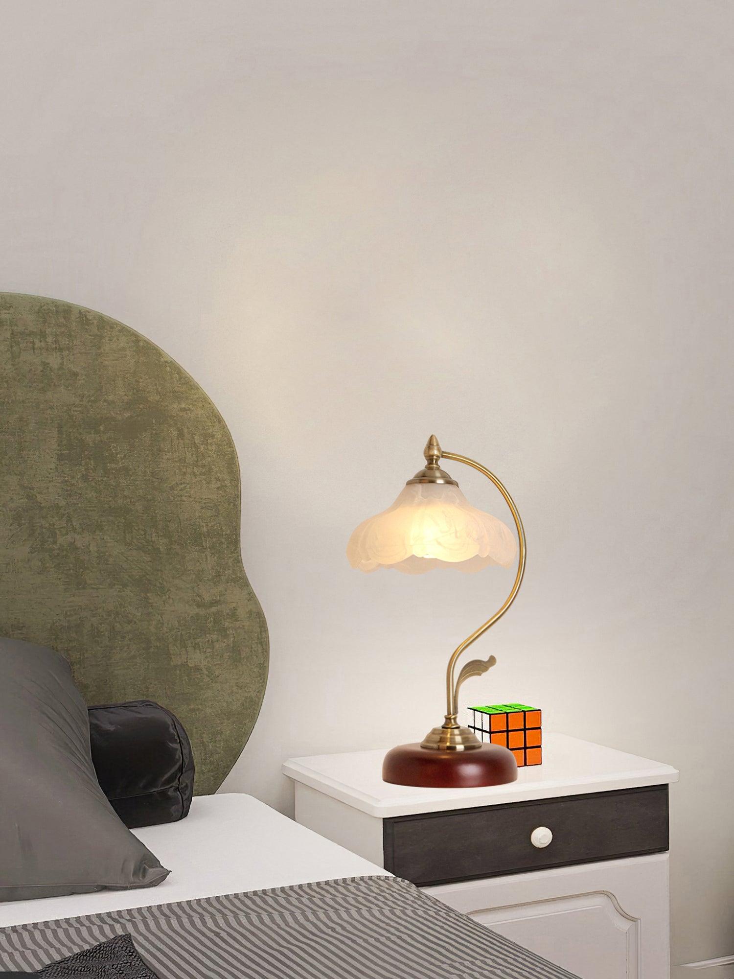 Retro Flower Table Lamp - Blowlighting