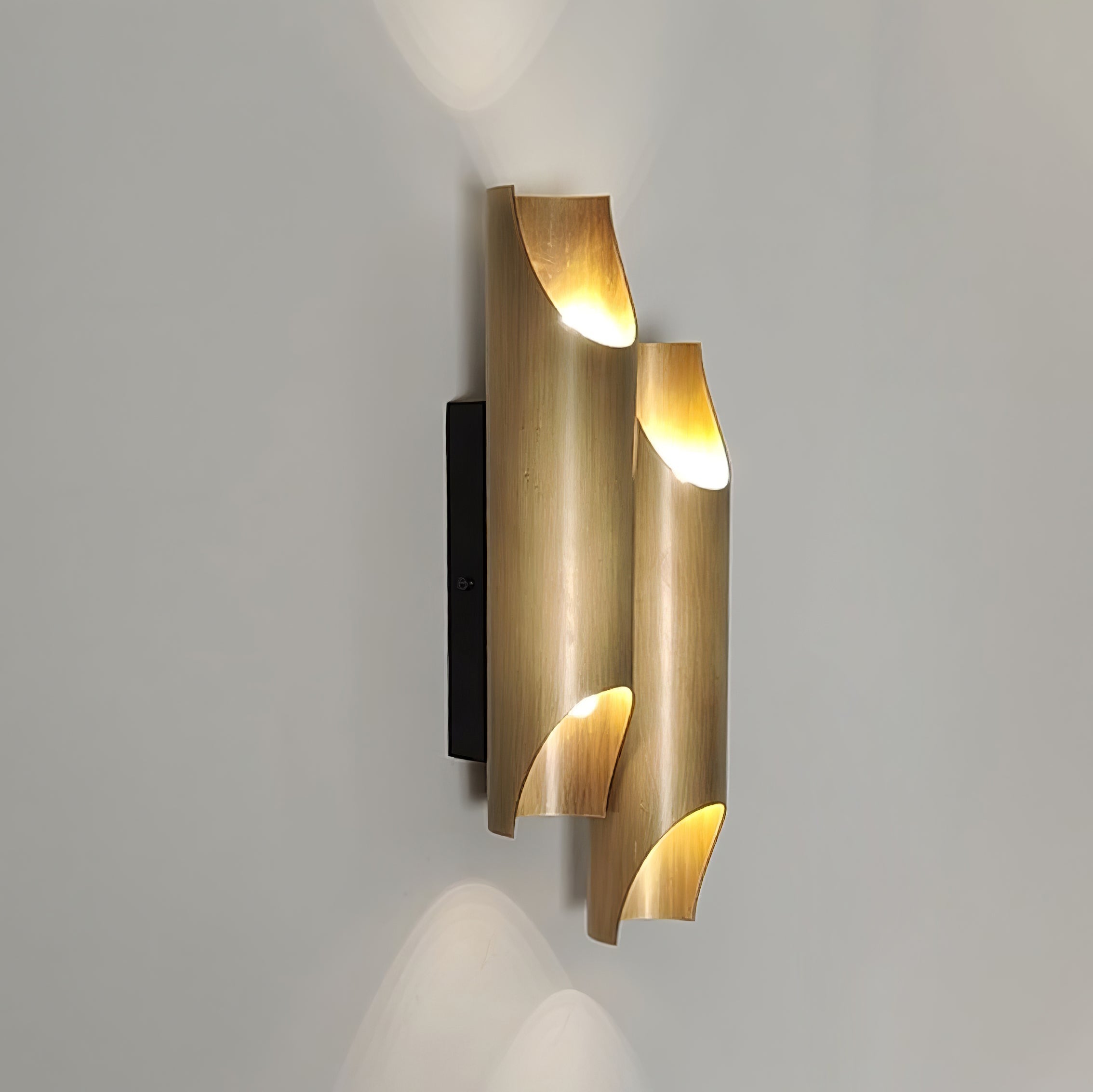 Callahan Brass Wall Lamp - Blowlighting