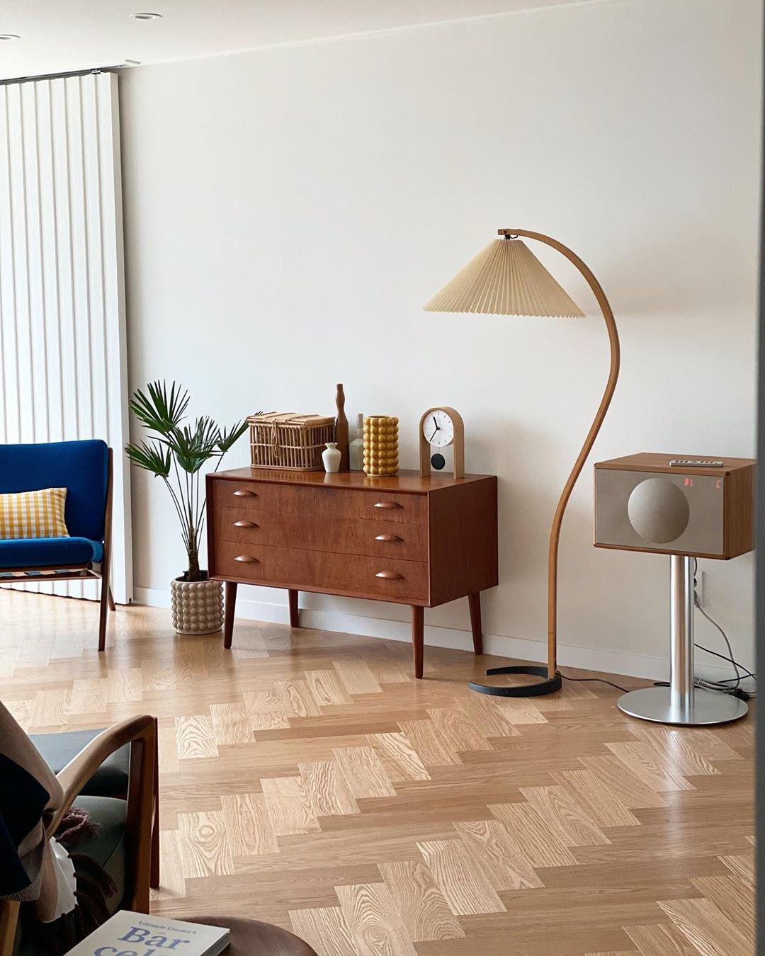 Caprani Floor Lamp - Blowlighting