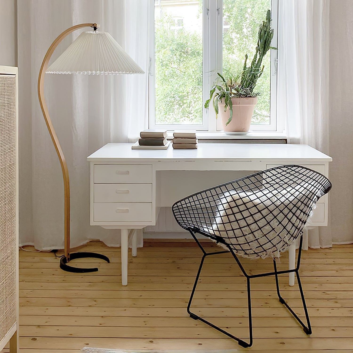 Caprani Floor Lamp - Blowlighting