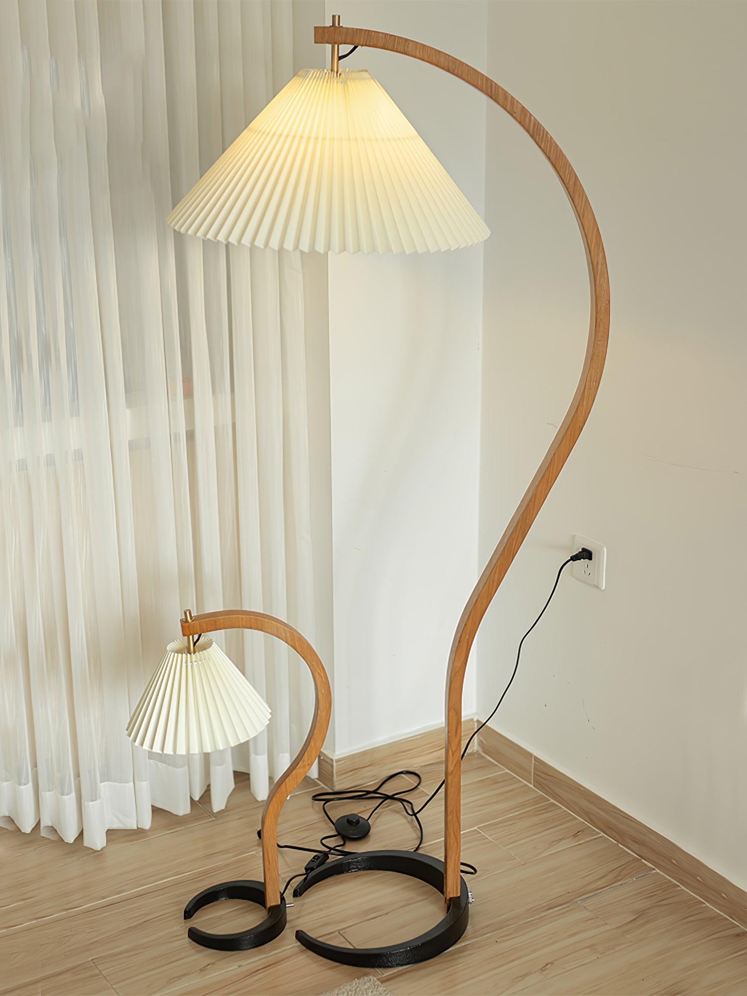 Caprani Floor Lamp - Blowlighting