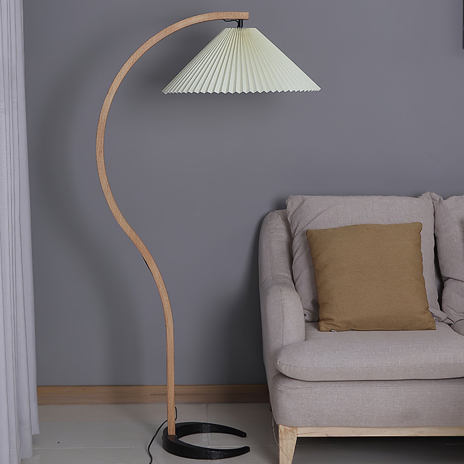 Caprani Floor Lamp - Blowlighting
