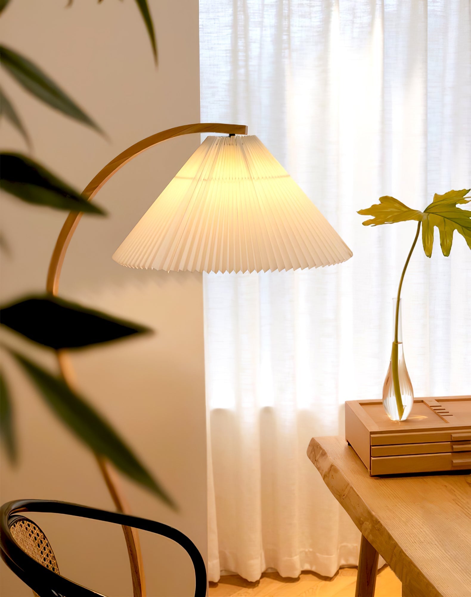 Caprani Floor Lamp - Blowlighting