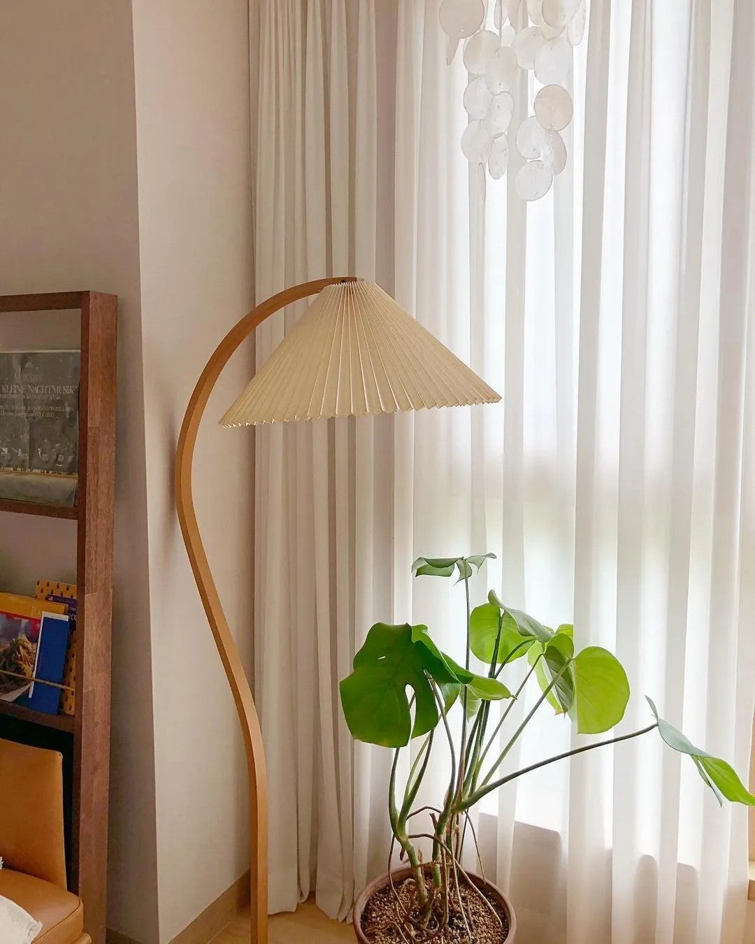 Caprani Floor Lamp - Blowlighting