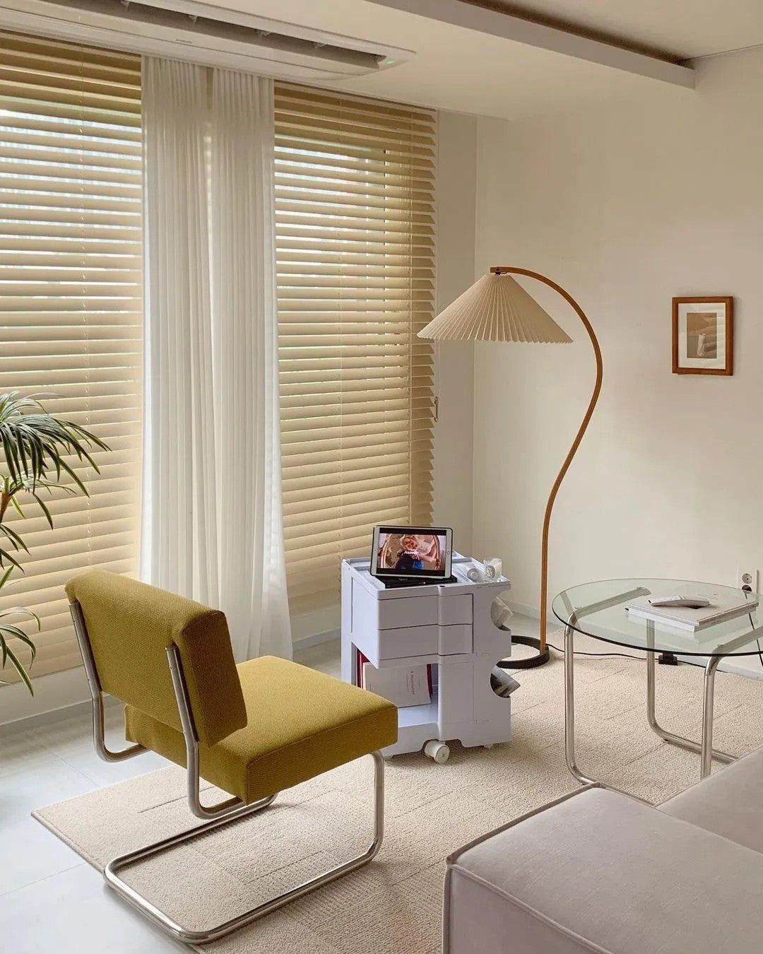 Caprani Floor Lamp - Blowlighting