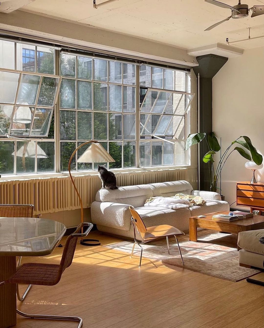 Caprani Floor Lamp - Blowlighting