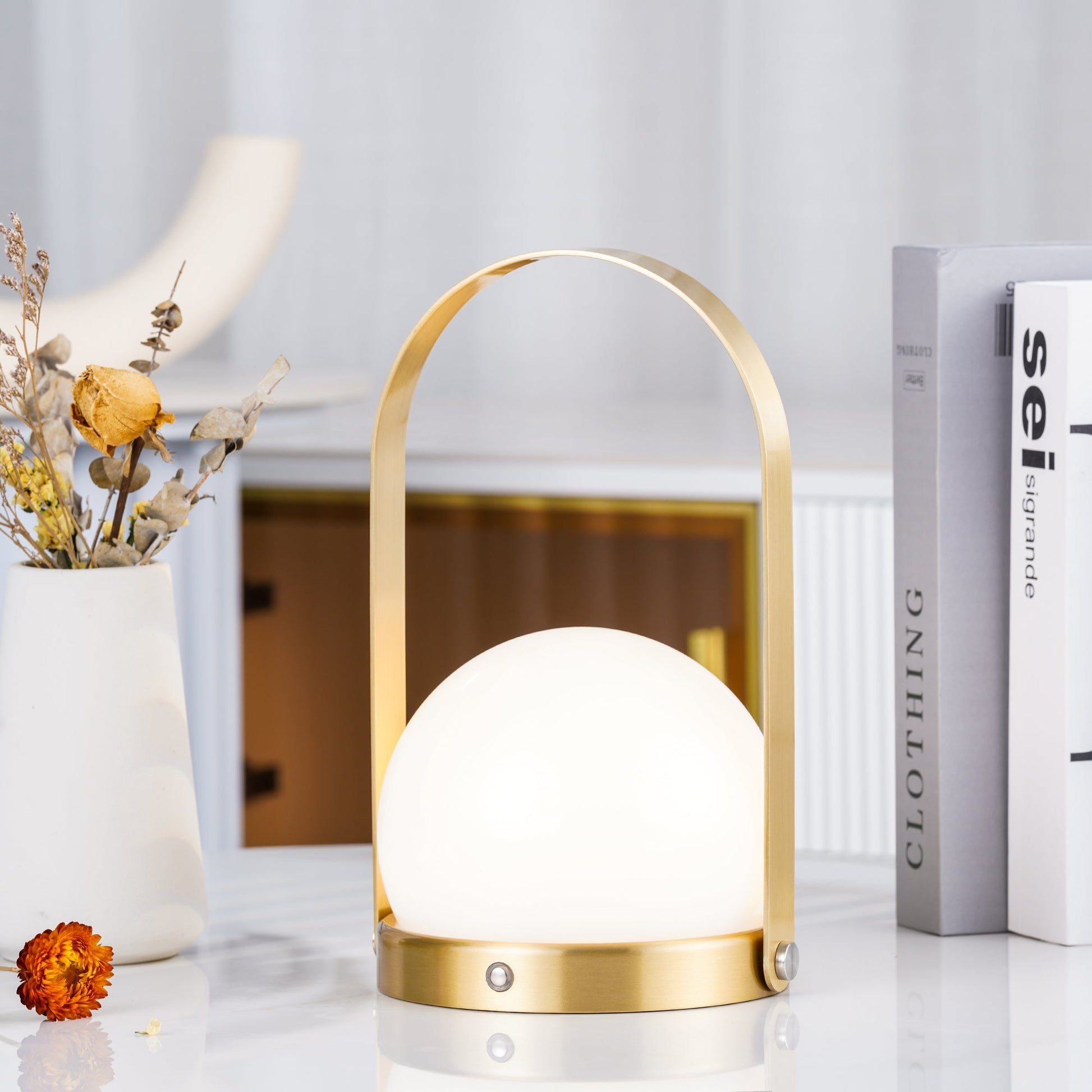 Carrie Built-in Battery Table Lamp - Blowlighting