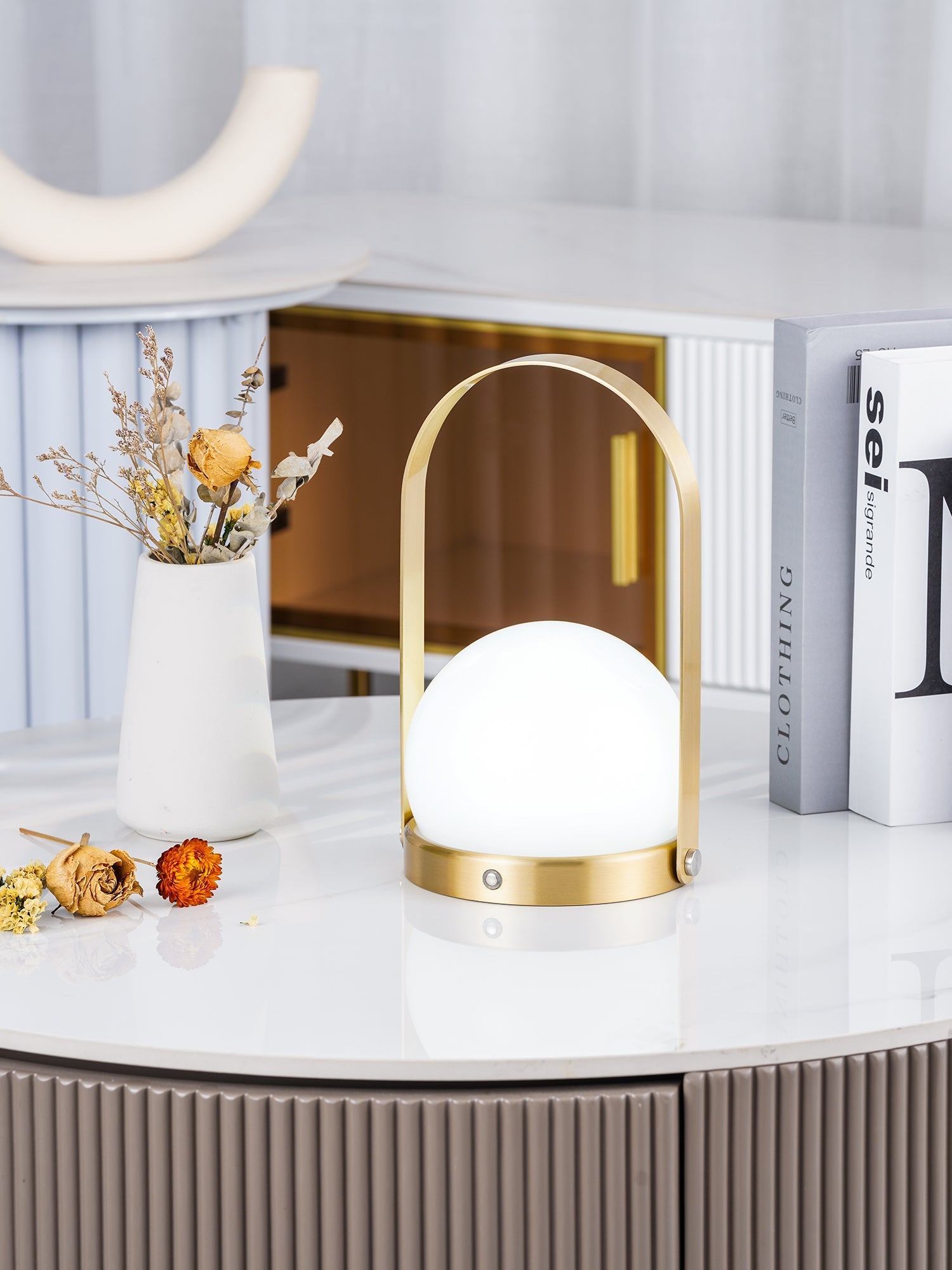 Carrie Built-in Battery Table Lamp - Blowlighting