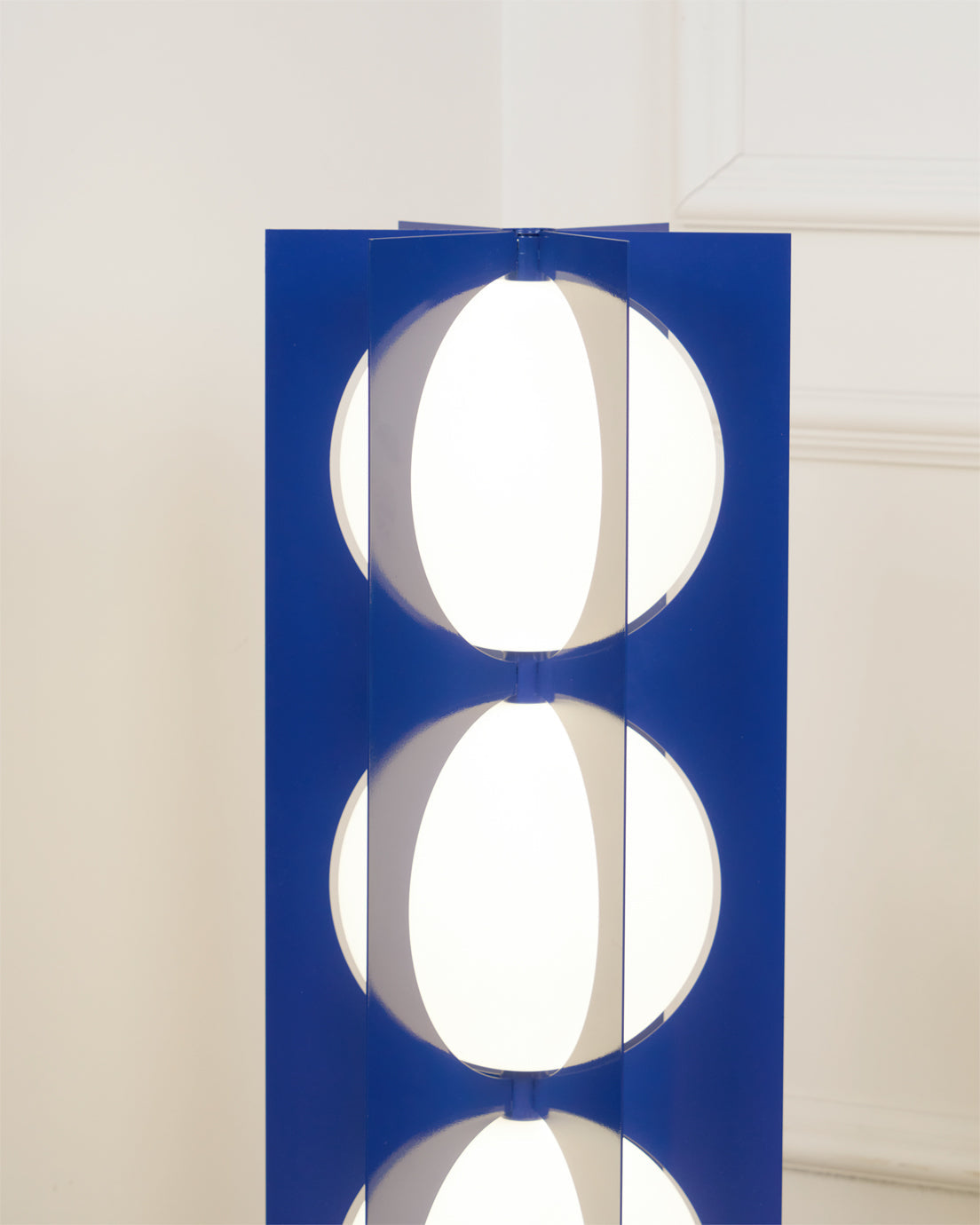 Blue Kleos Floor Lamp - Blowlighting