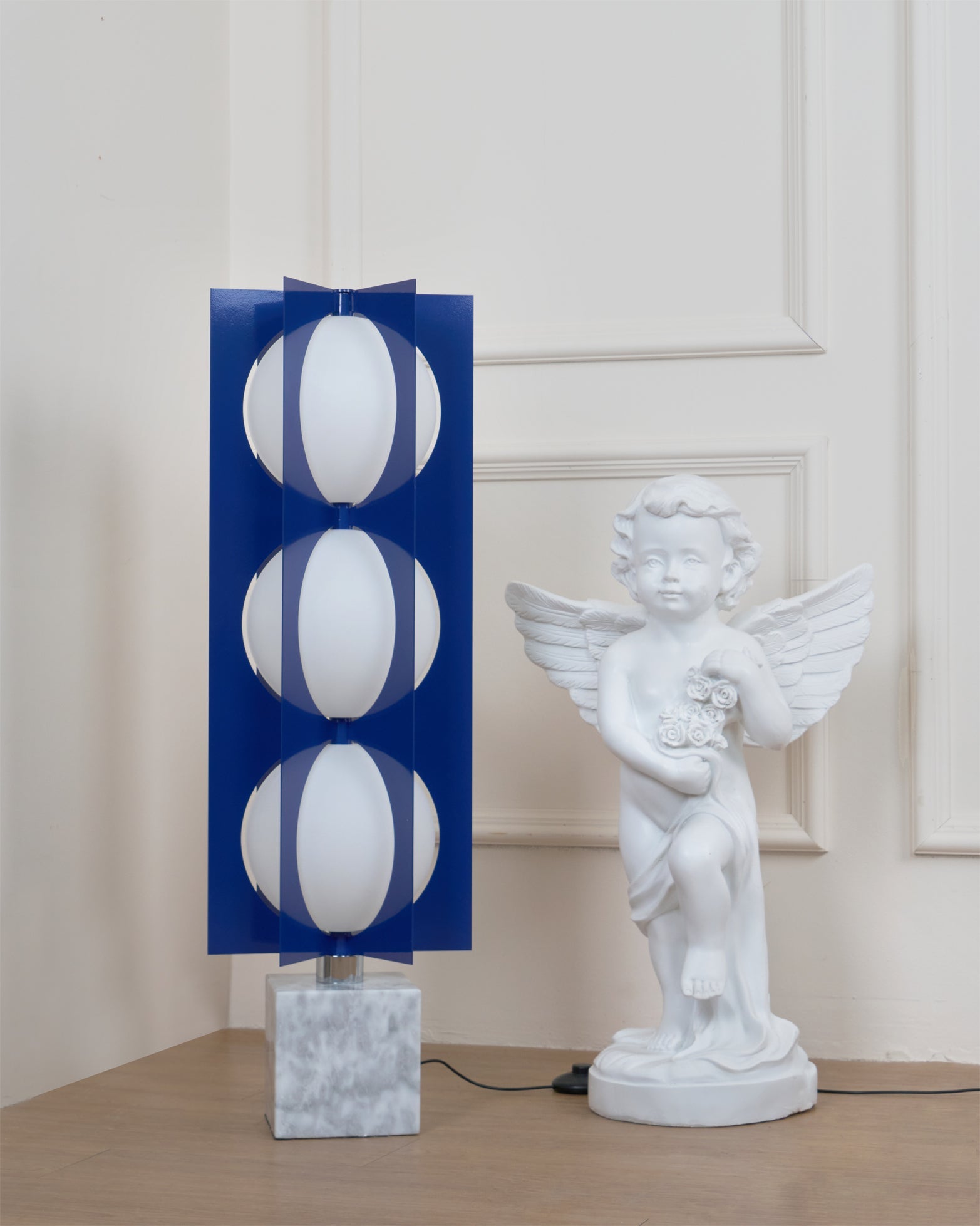 Blue Kleos Floor Lamp - Blowlighting