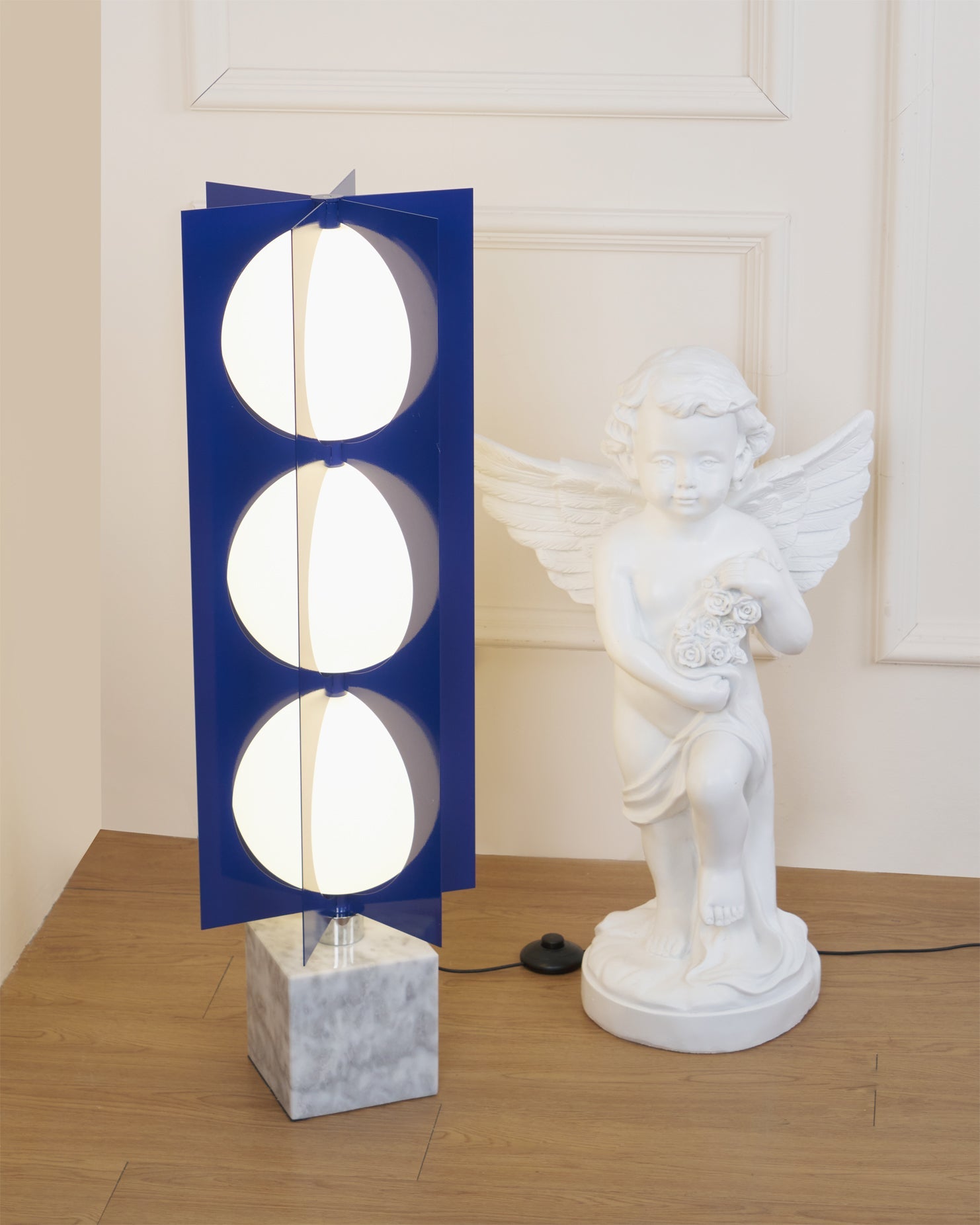 Blue Kleos Floor Lamp - Blowlighting