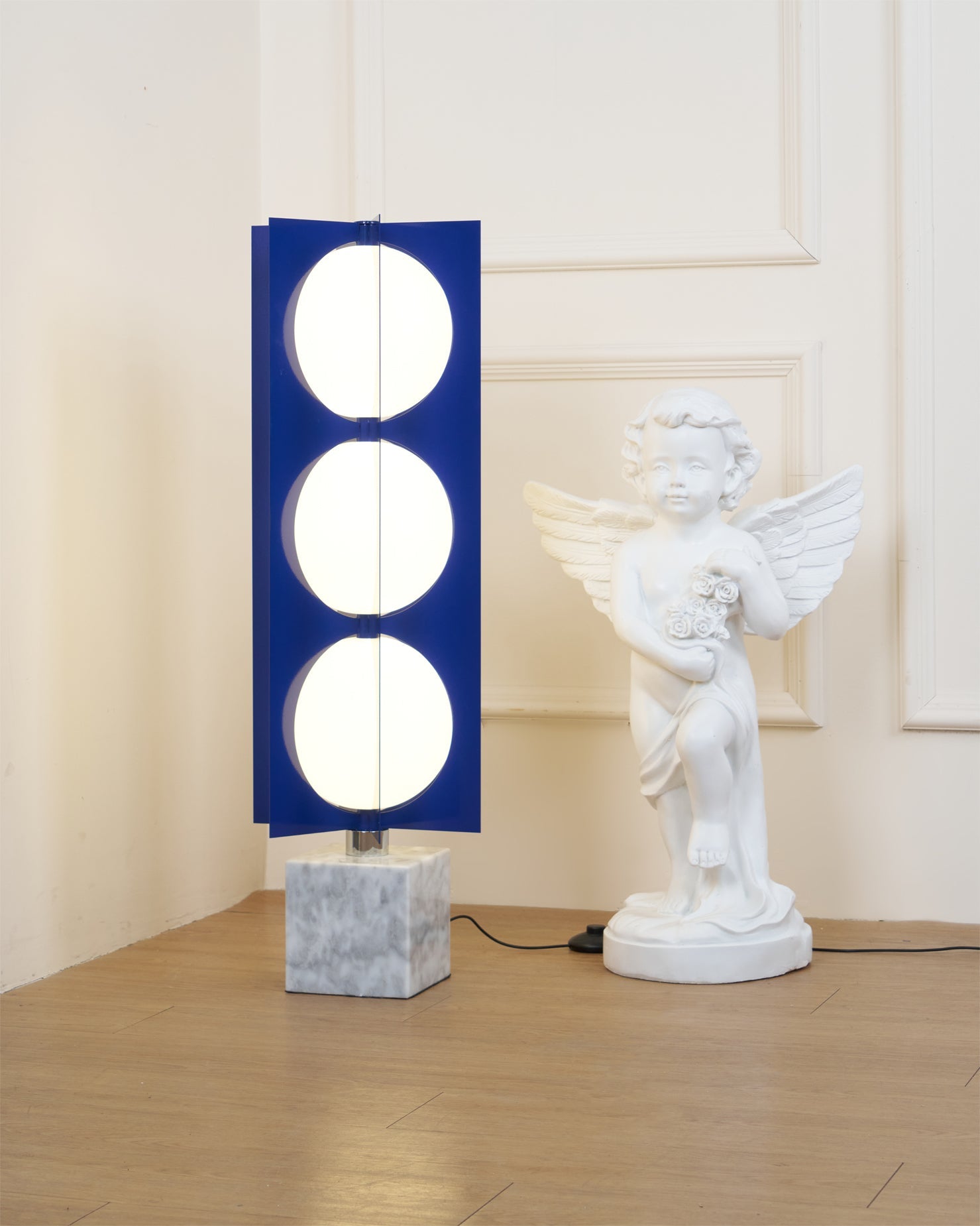 Blue Kleos Floor Lamp - Blowlighting