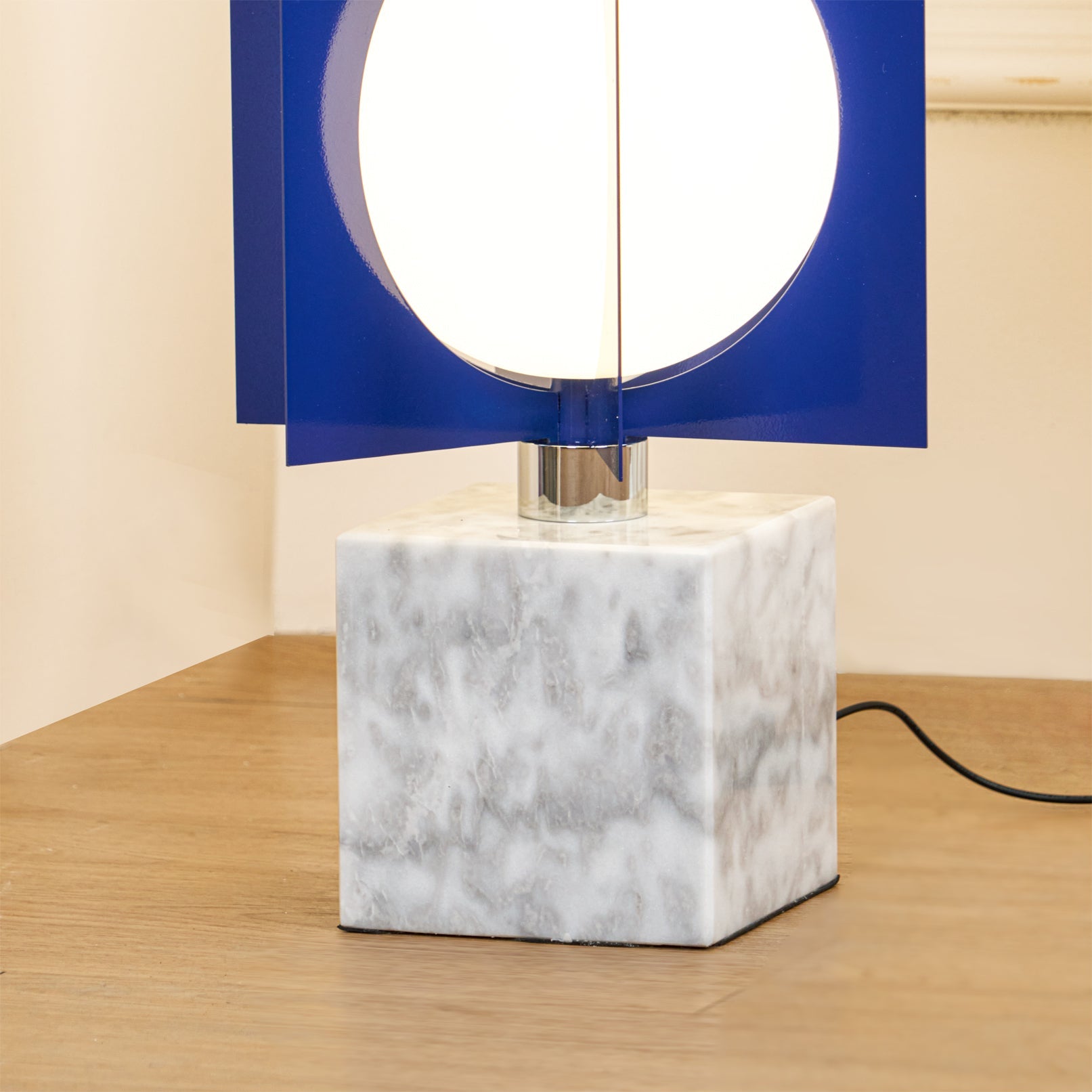 Blue Kleos Floor Lamp - Blowlighting